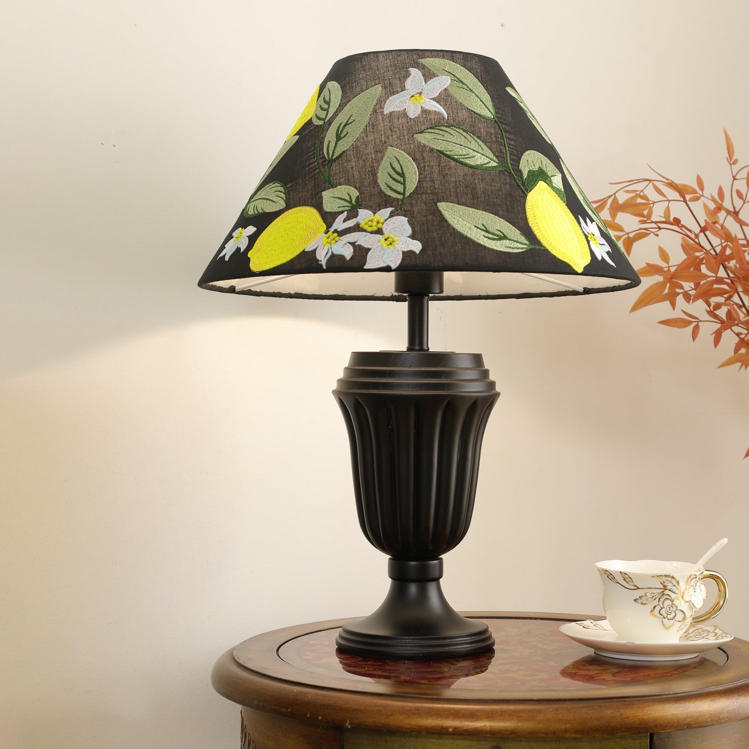 Evelyn Table Lamp - Blowlighting