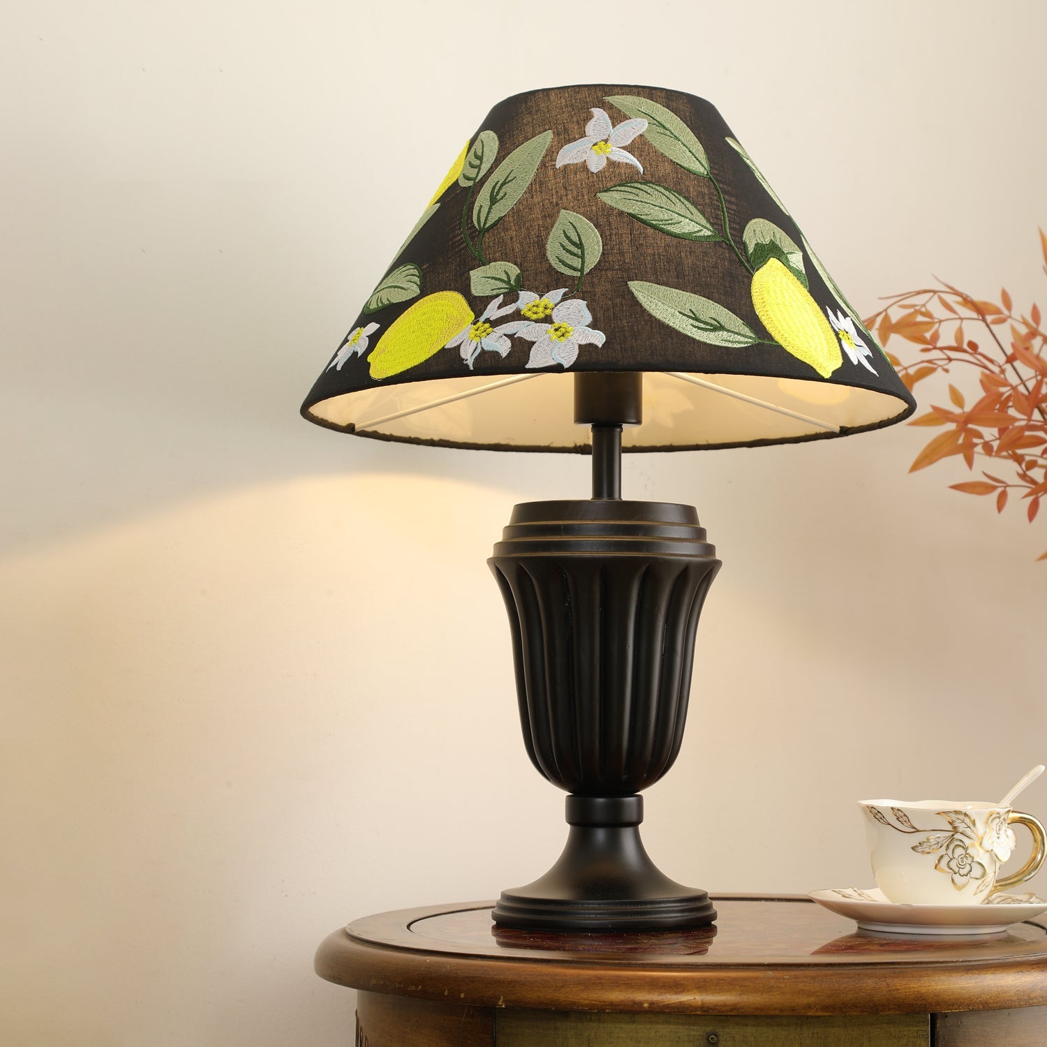 Evelyn Table Lamp - Blowlighting