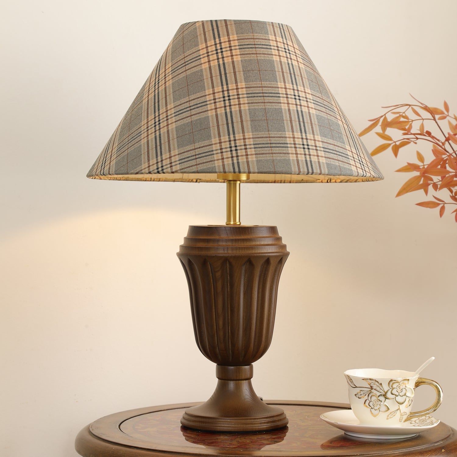 Evelyn Table Lamp - Blowlighting
