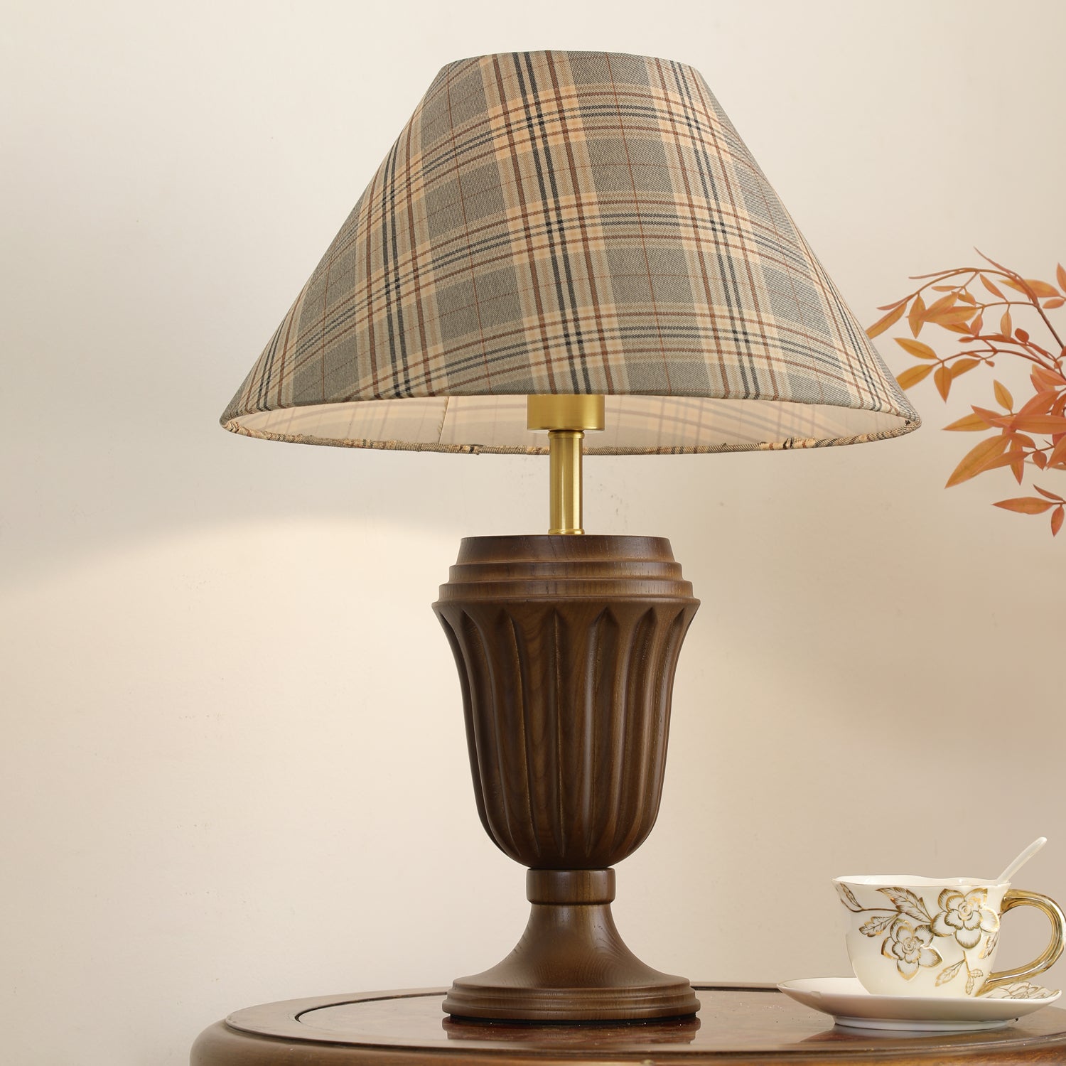 Evelyn Table Lamp - Blowlighting