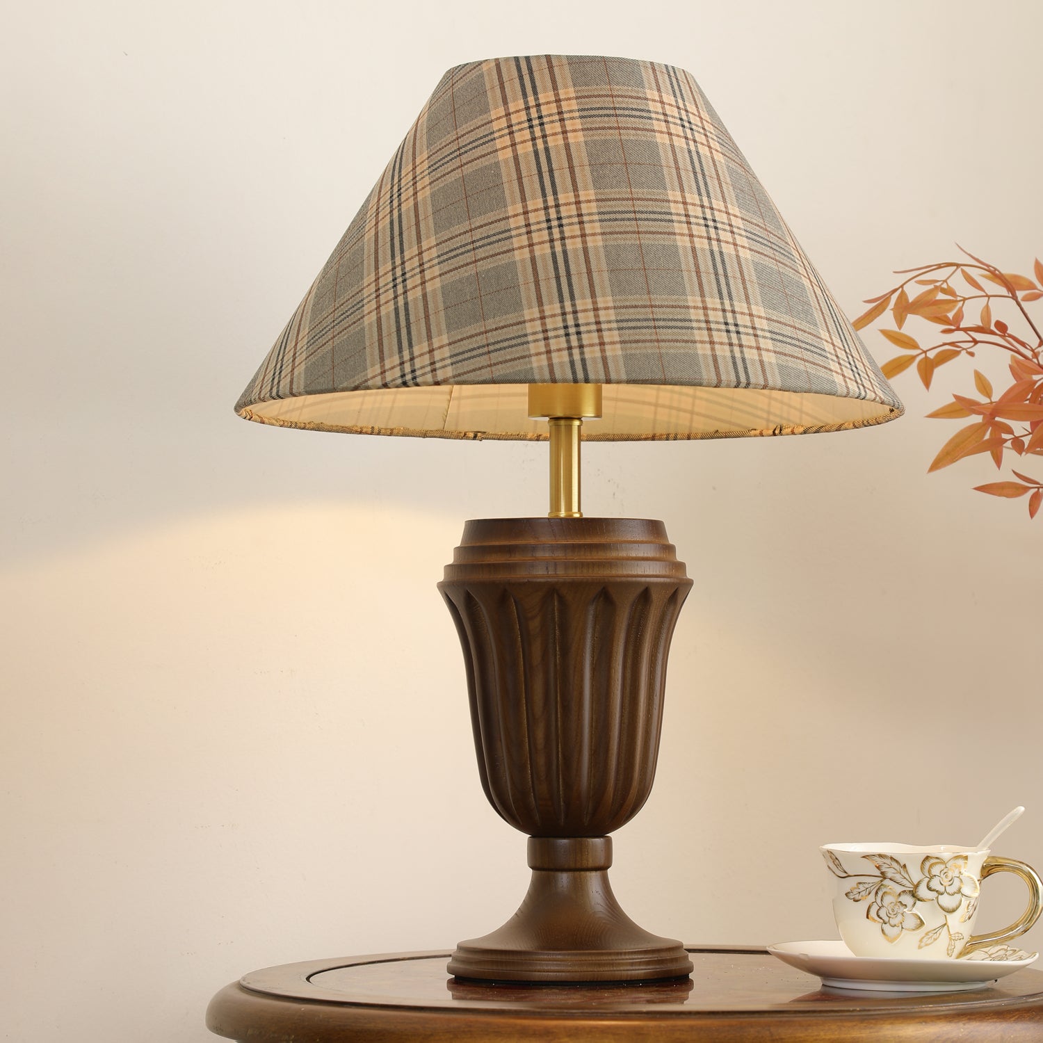 Evelyn Table Lamp - Blowlighting