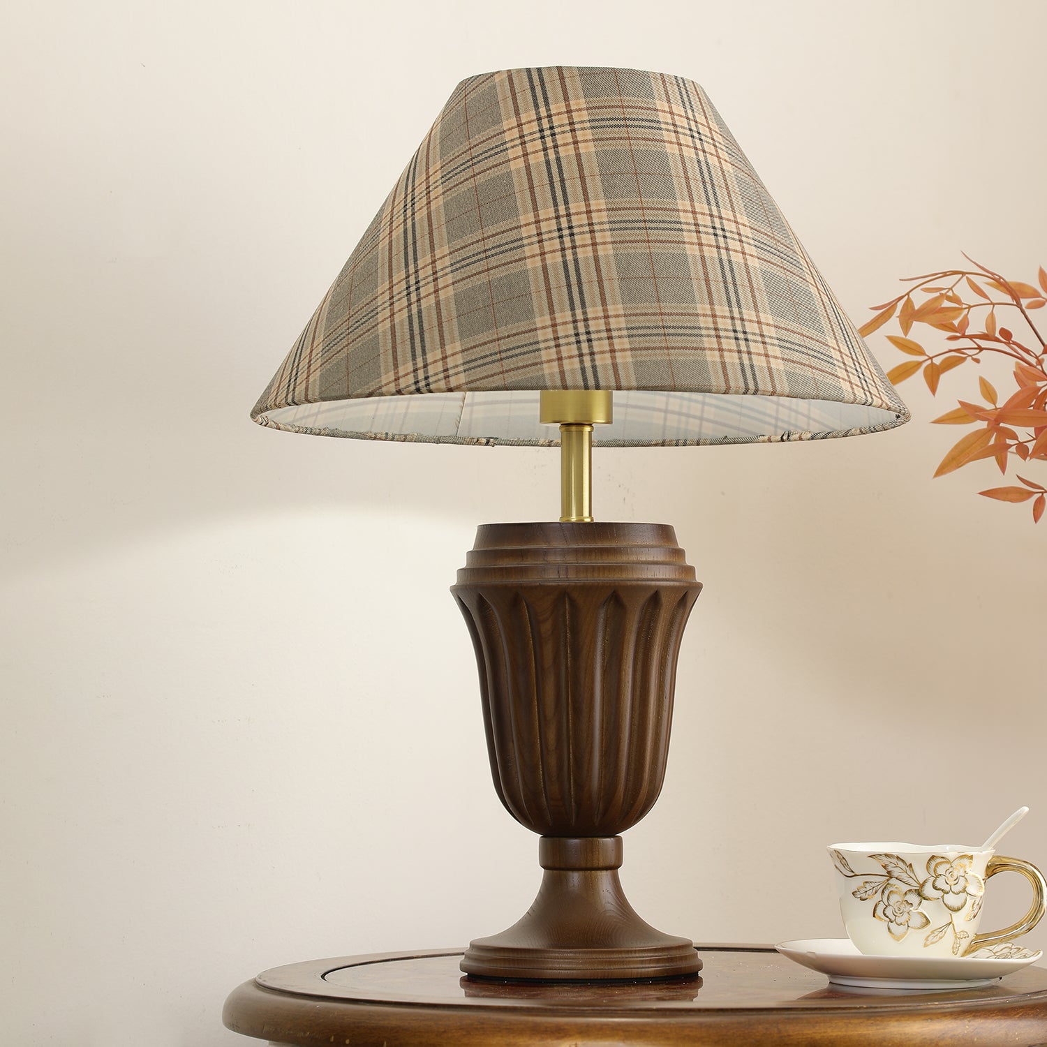 Evelyn Table Lamp - Blowlighting