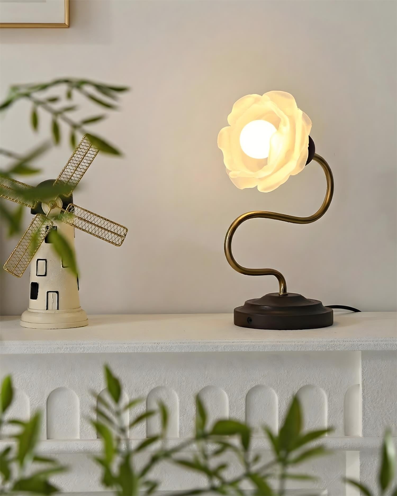 Everbud Natural Glass Table Light