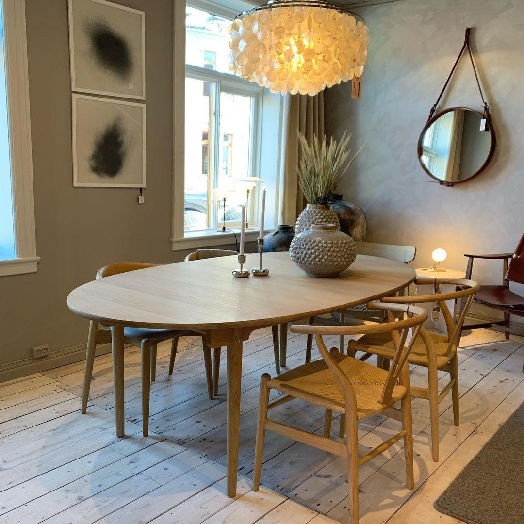 Round Shell Chandelier - Blowlighting