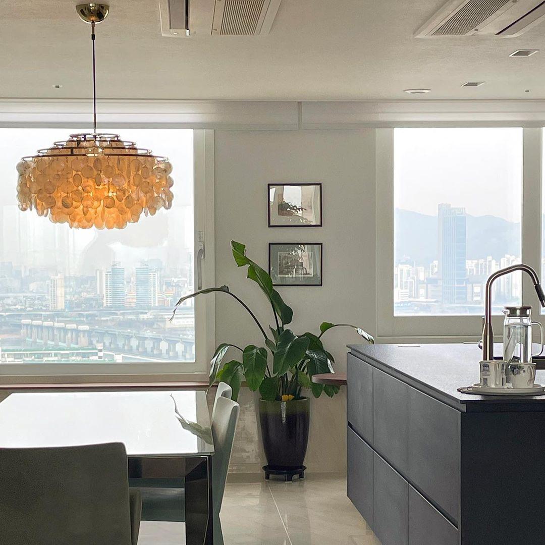 Round Shell Chandelier - Blowlighting