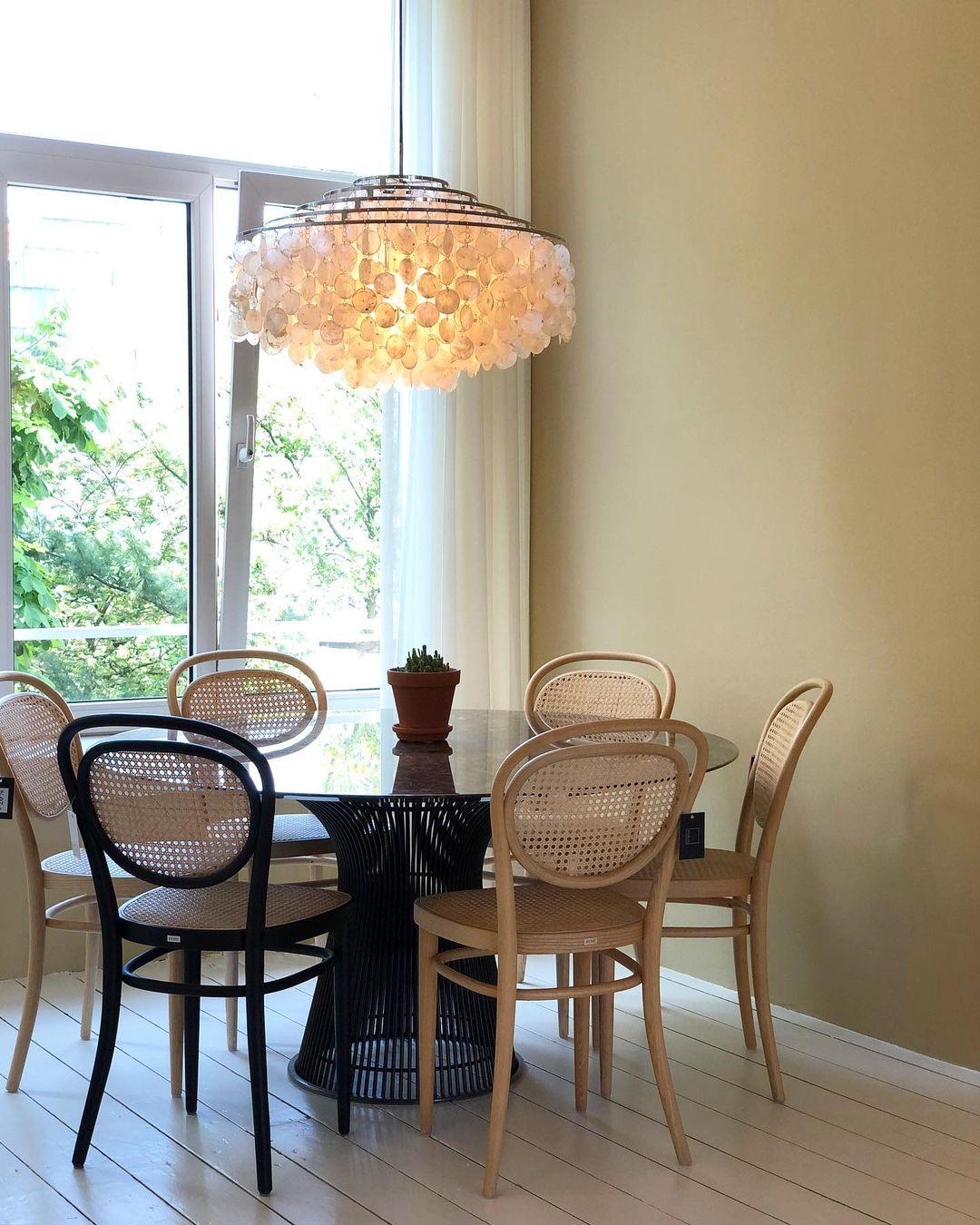 Round Shell Chandelier - Blowlighting