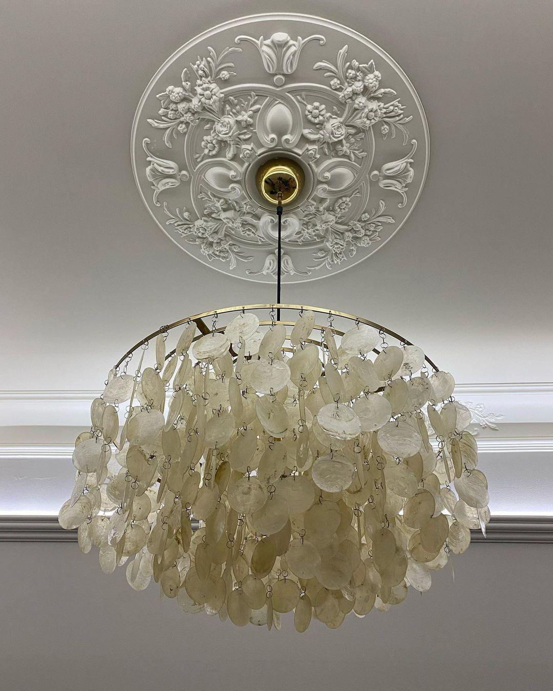 Round Shell Chandelier - Blowlighting