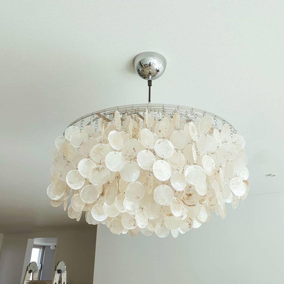 Round Shell Chandelier - Blowlighting