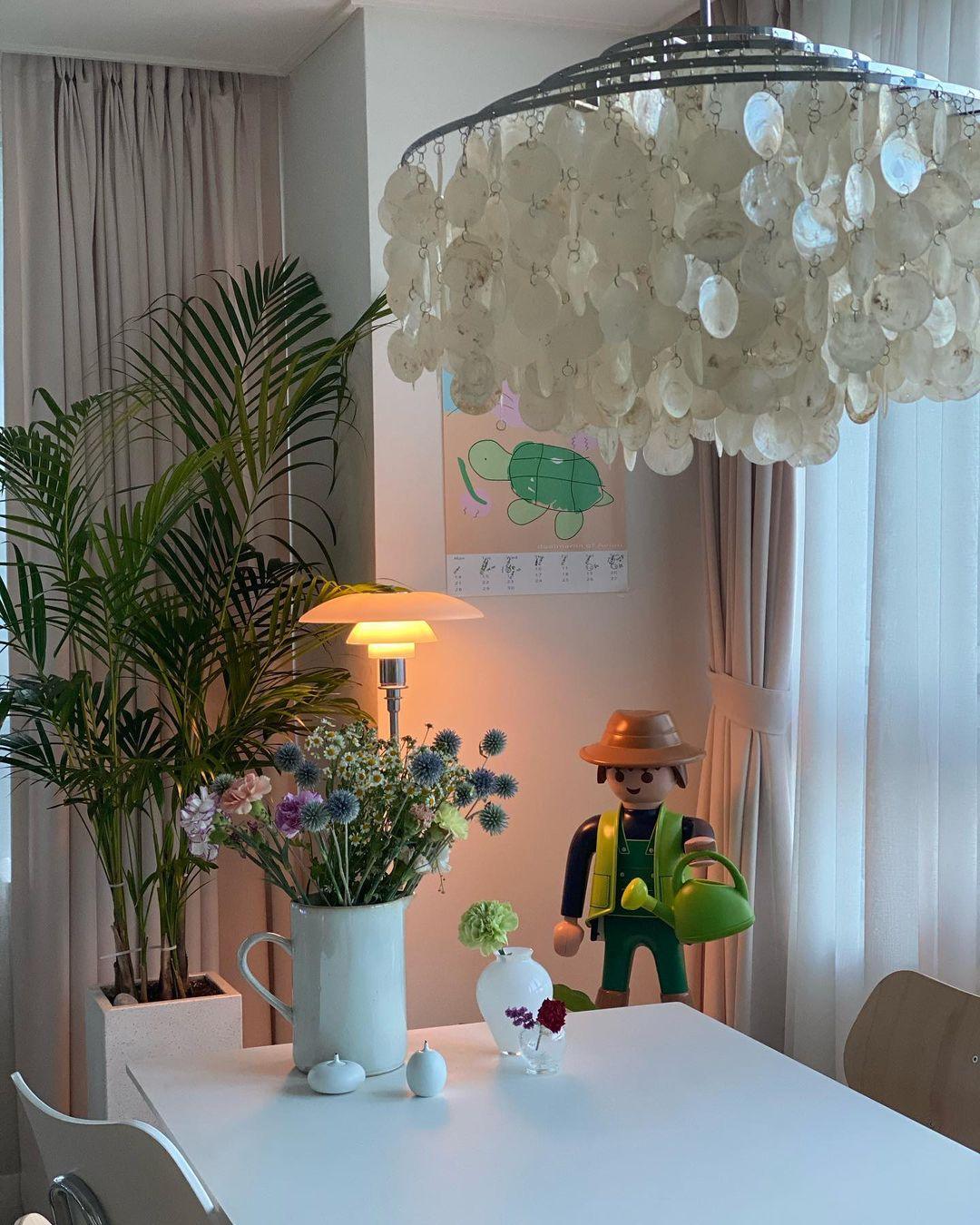 Round Shell Chandelier - Blowlighting