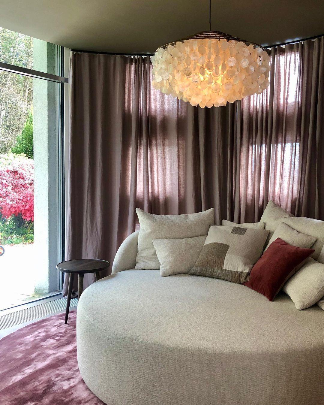 Round Shell Chandelier - Blowlighting