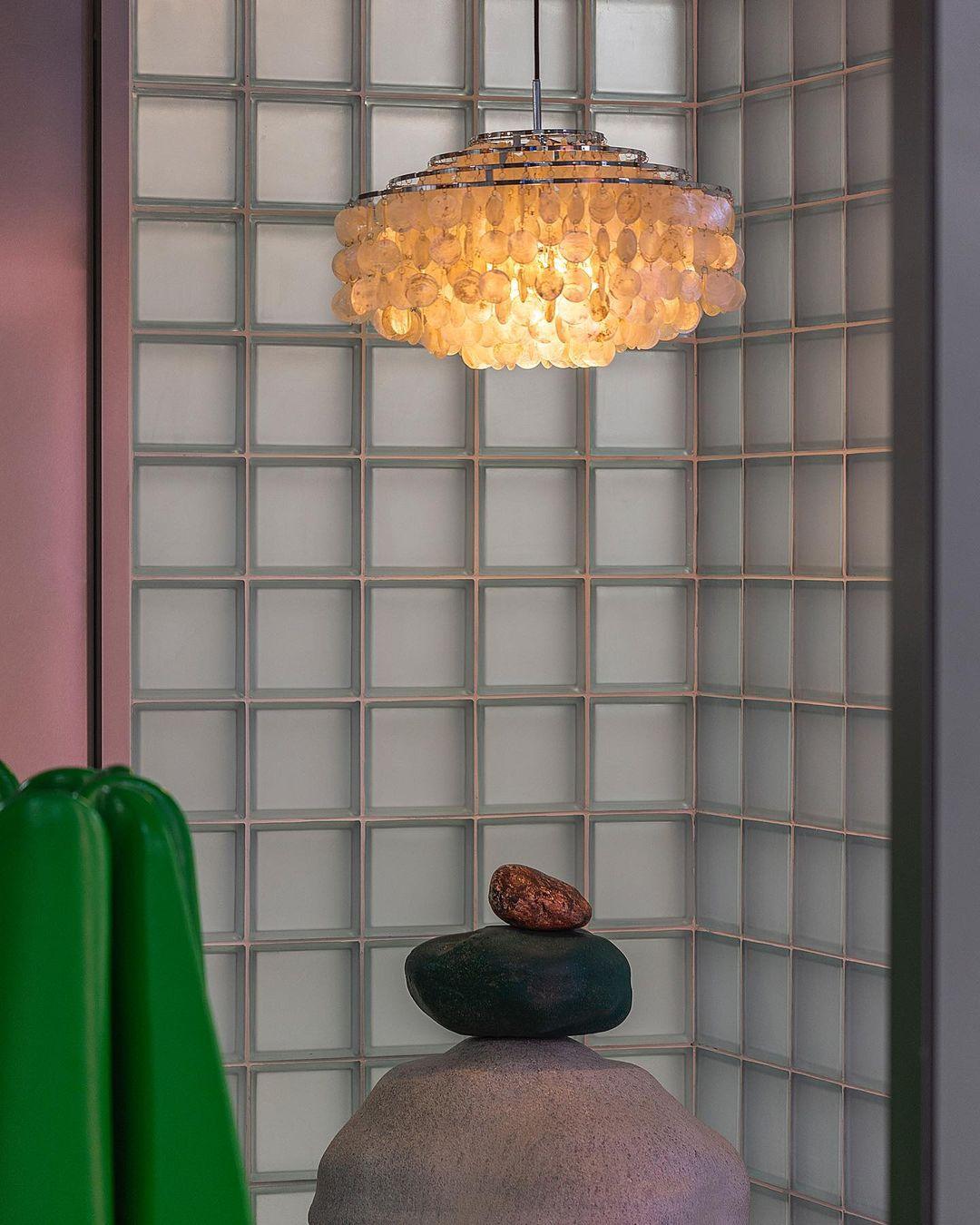 Round Shell Chandelier - Blowlighting