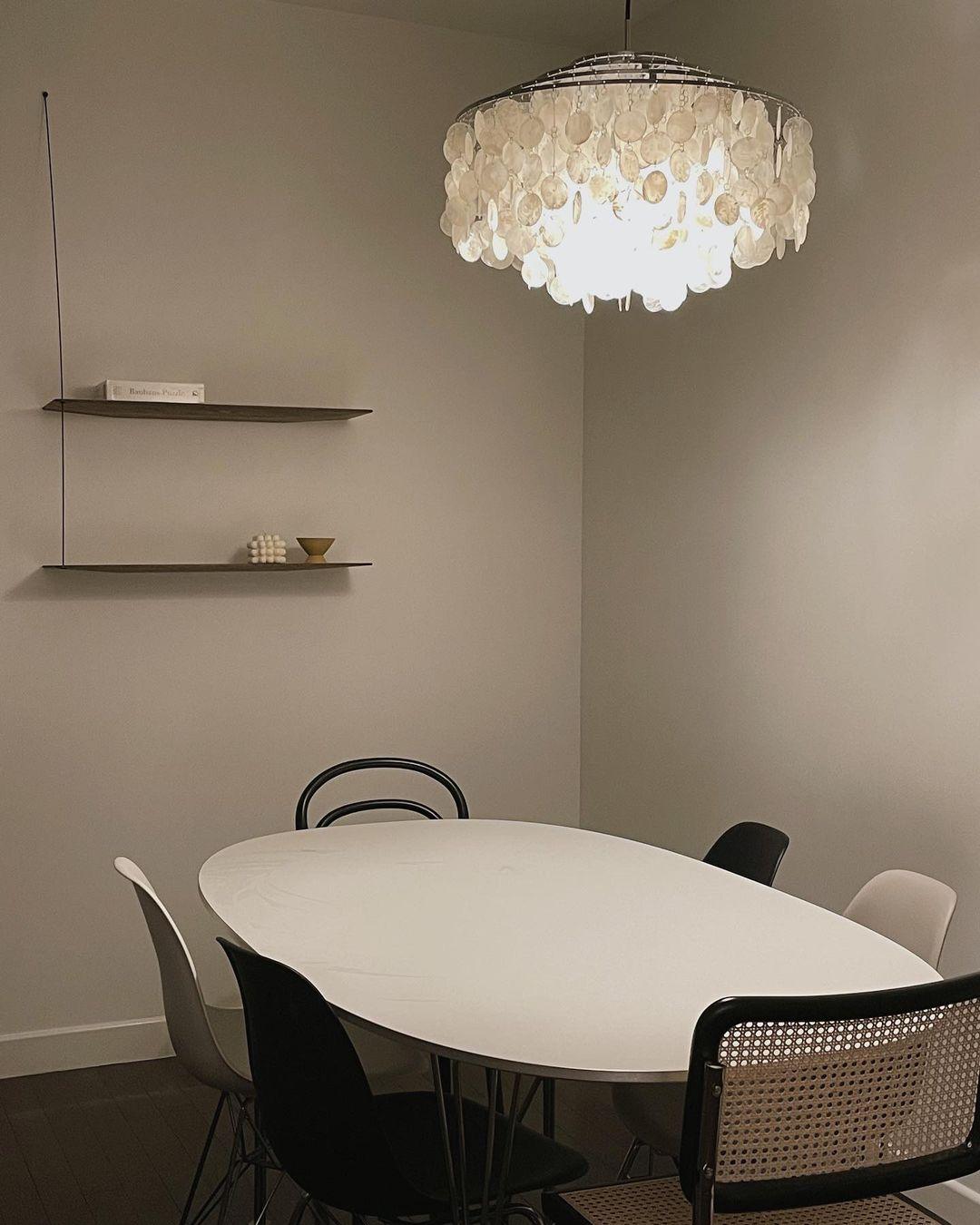 Round Shell Chandelier - Blowlighting