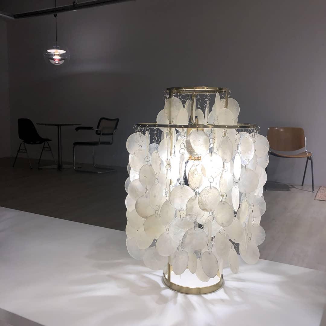 Round Shell Table Lamp - Blowlighting