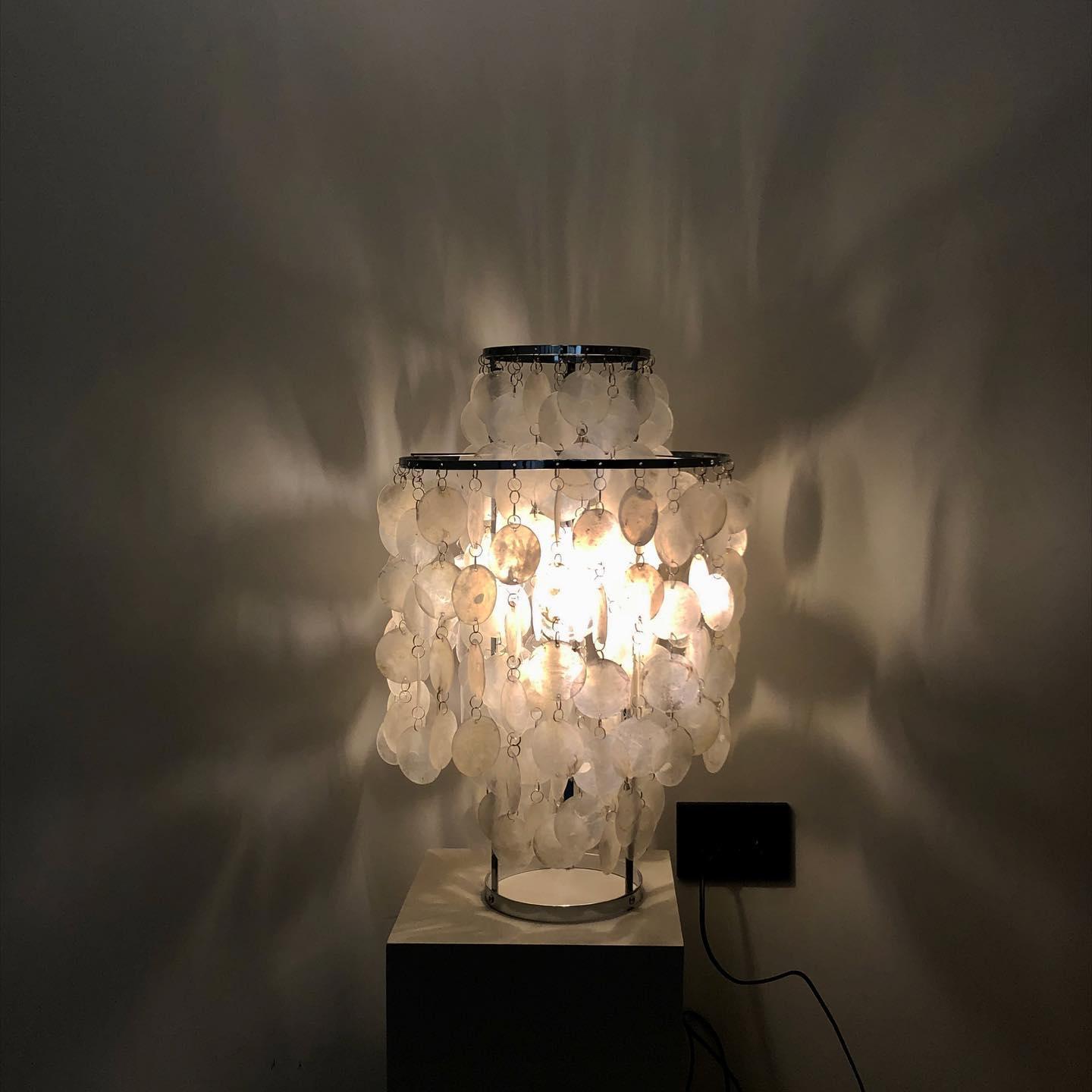 Round Shell Table Lamp - Blowlighting