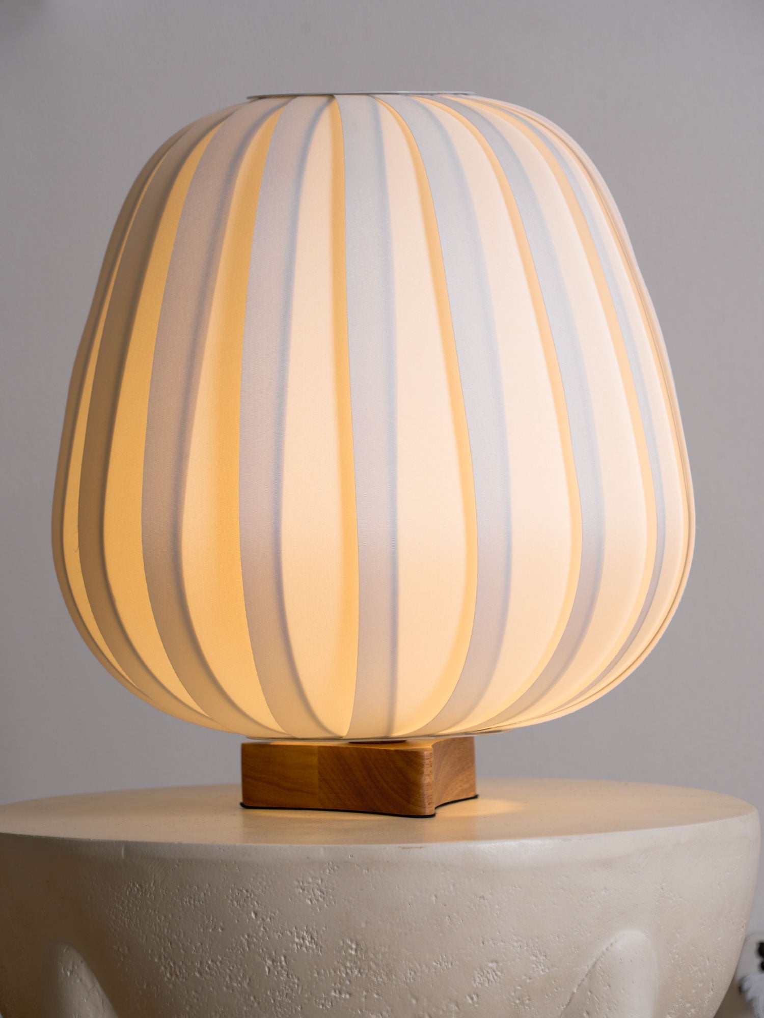 Fabric Minimalist Table Lamp - Blowlighting