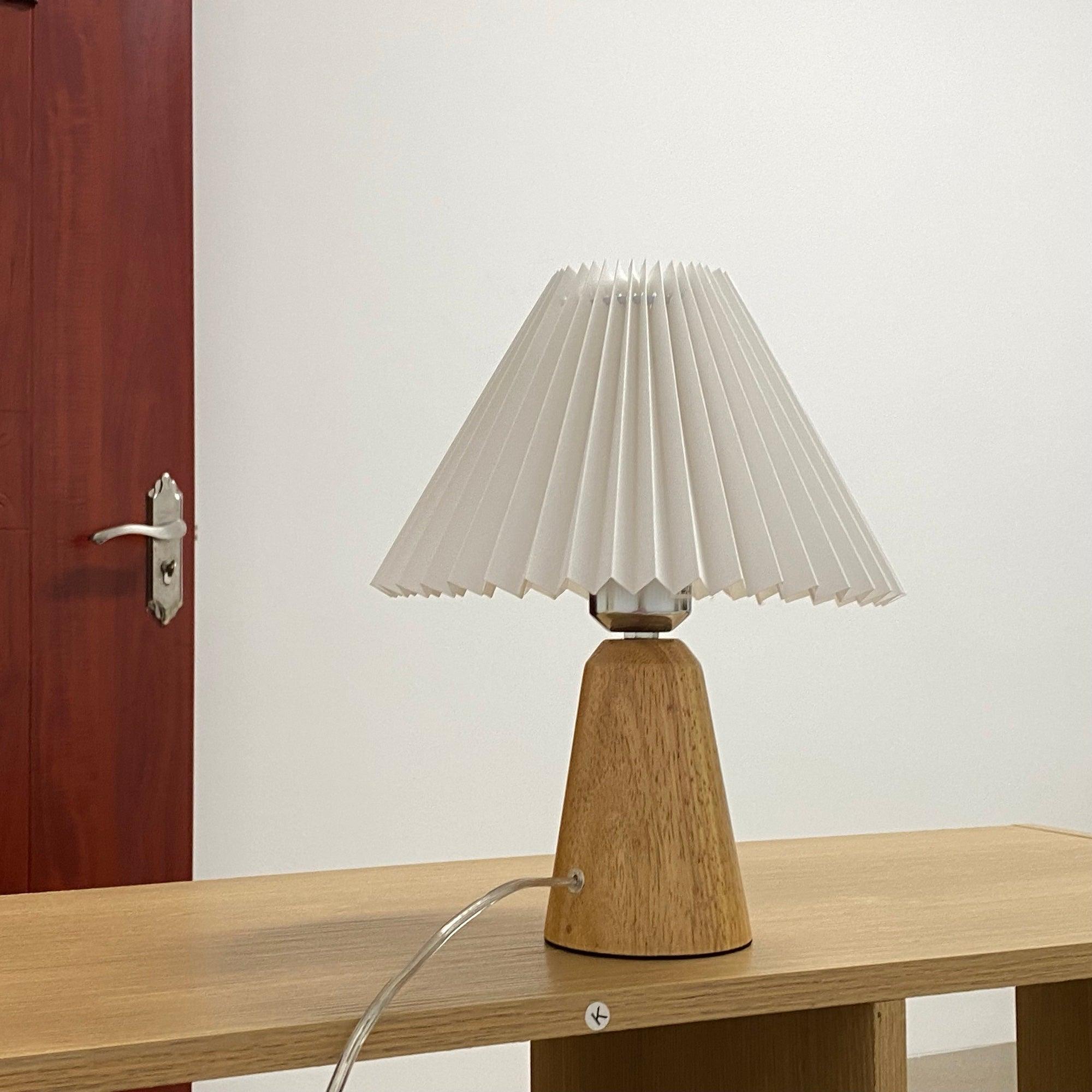 Facet Table Lamp - Blowlighting