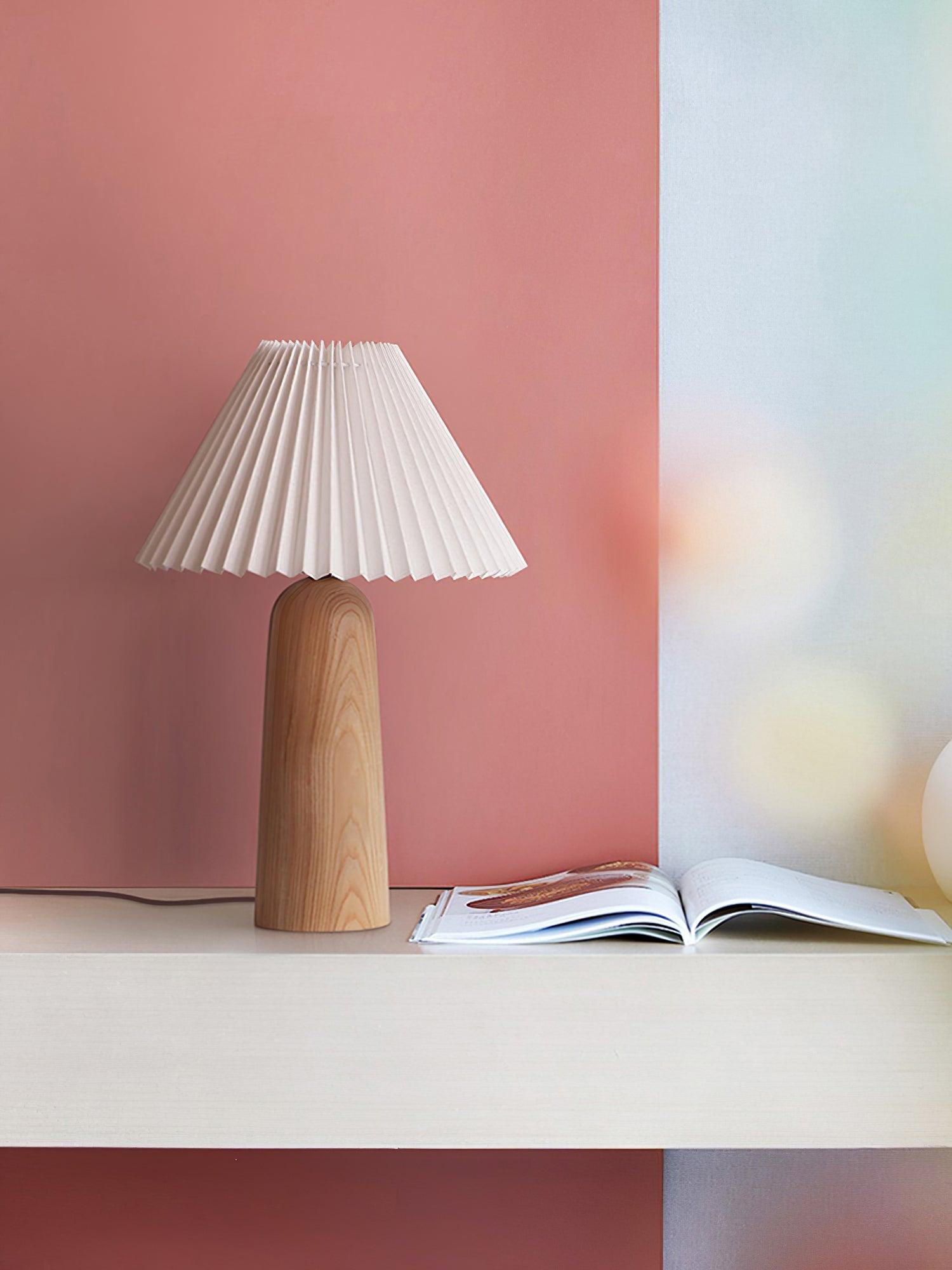 Facet Table Lamp - Blowlighting