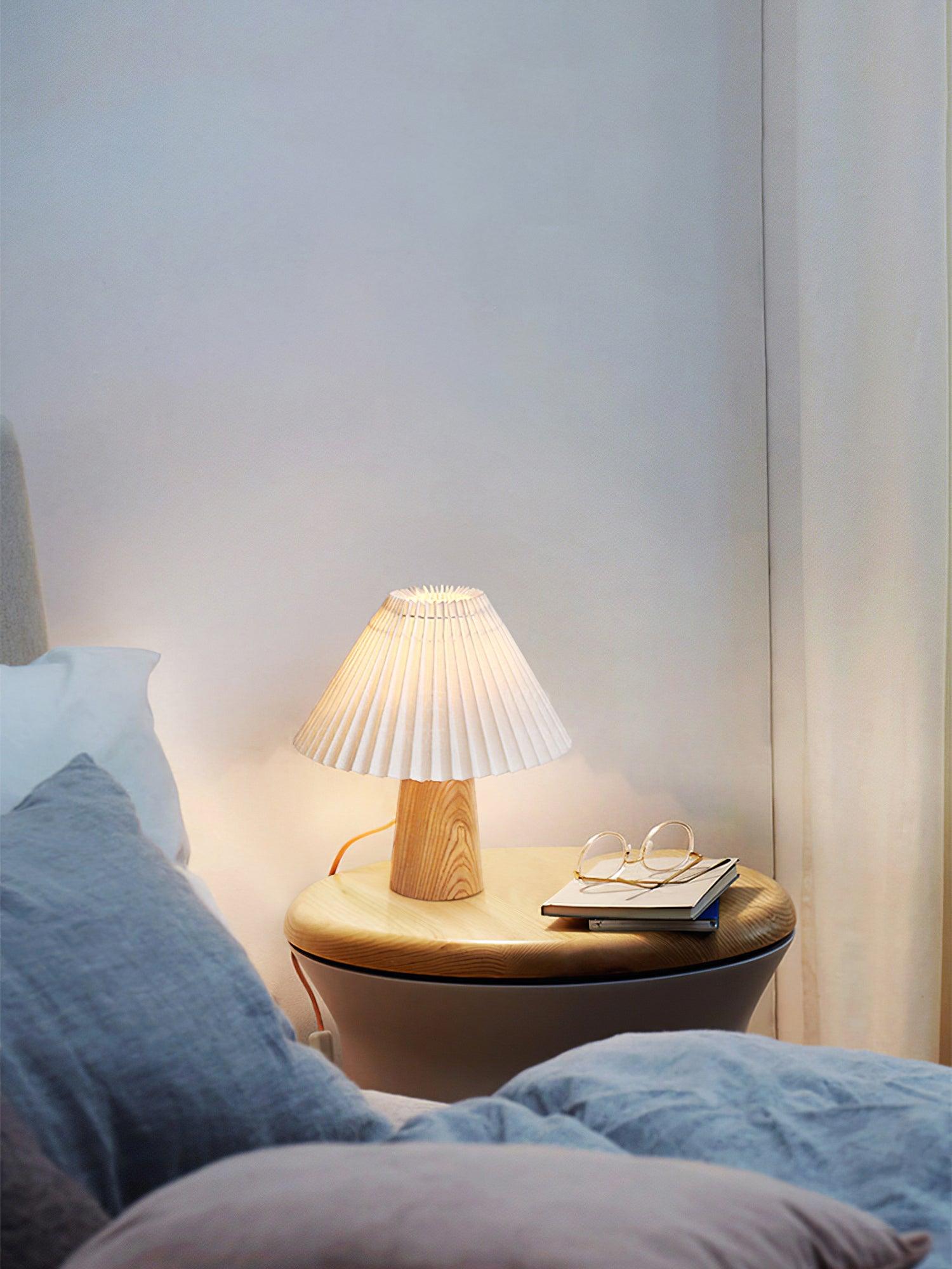 Facet Table Lamp - Blowlighting