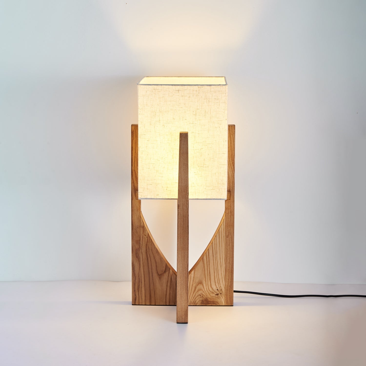 Fairbanks Floor Lamp - Blowlighting