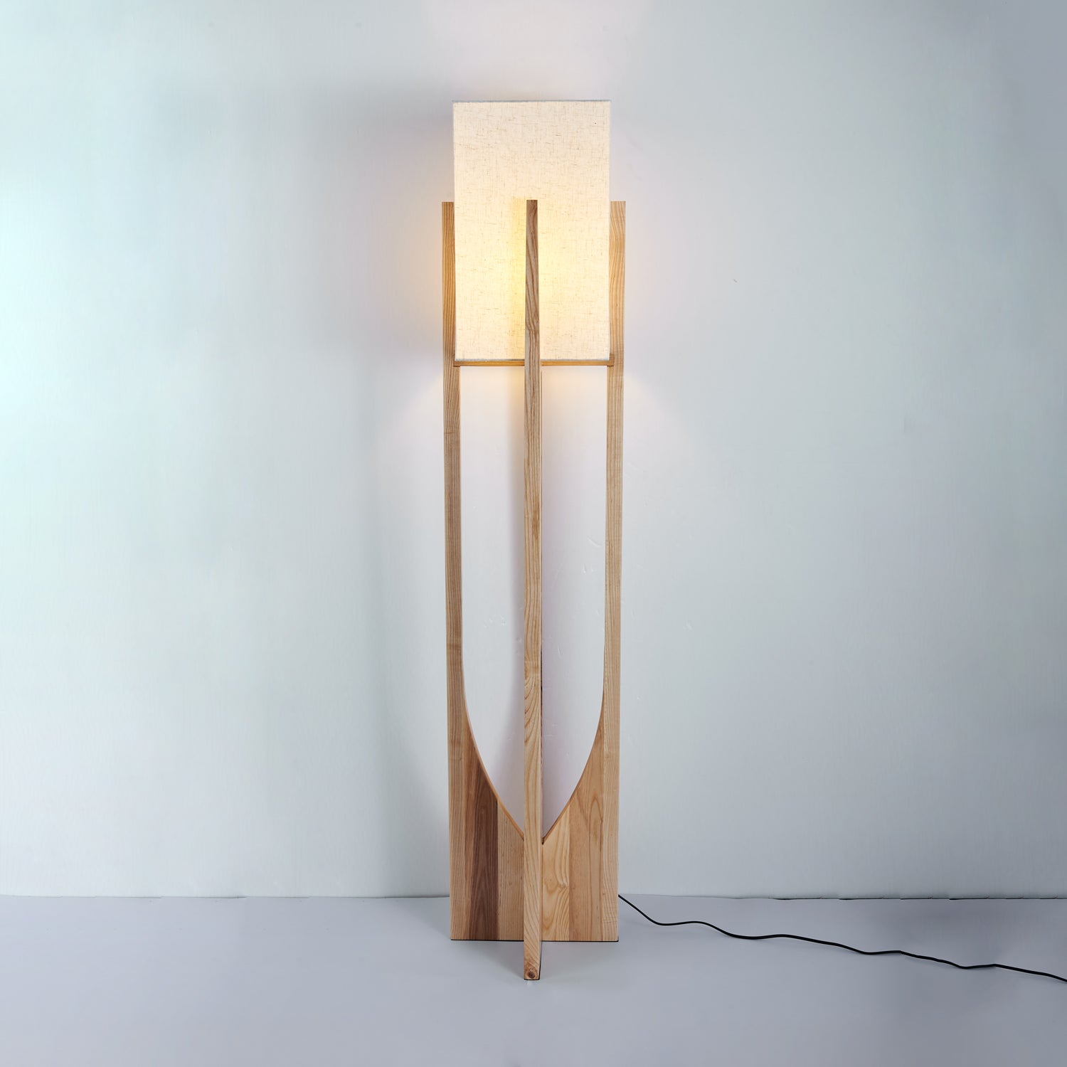 Fairbanks Floor Lamp - Blowlighting