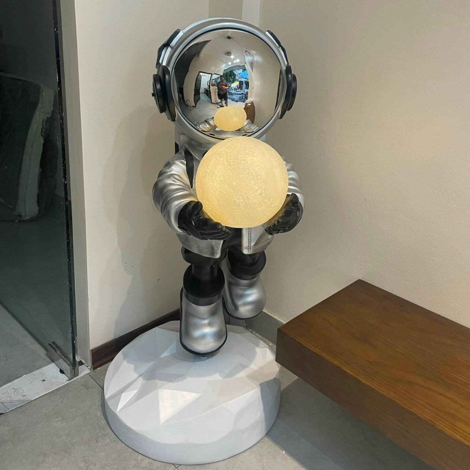 Fantasy Astronaut Floor Light - Blowlighting