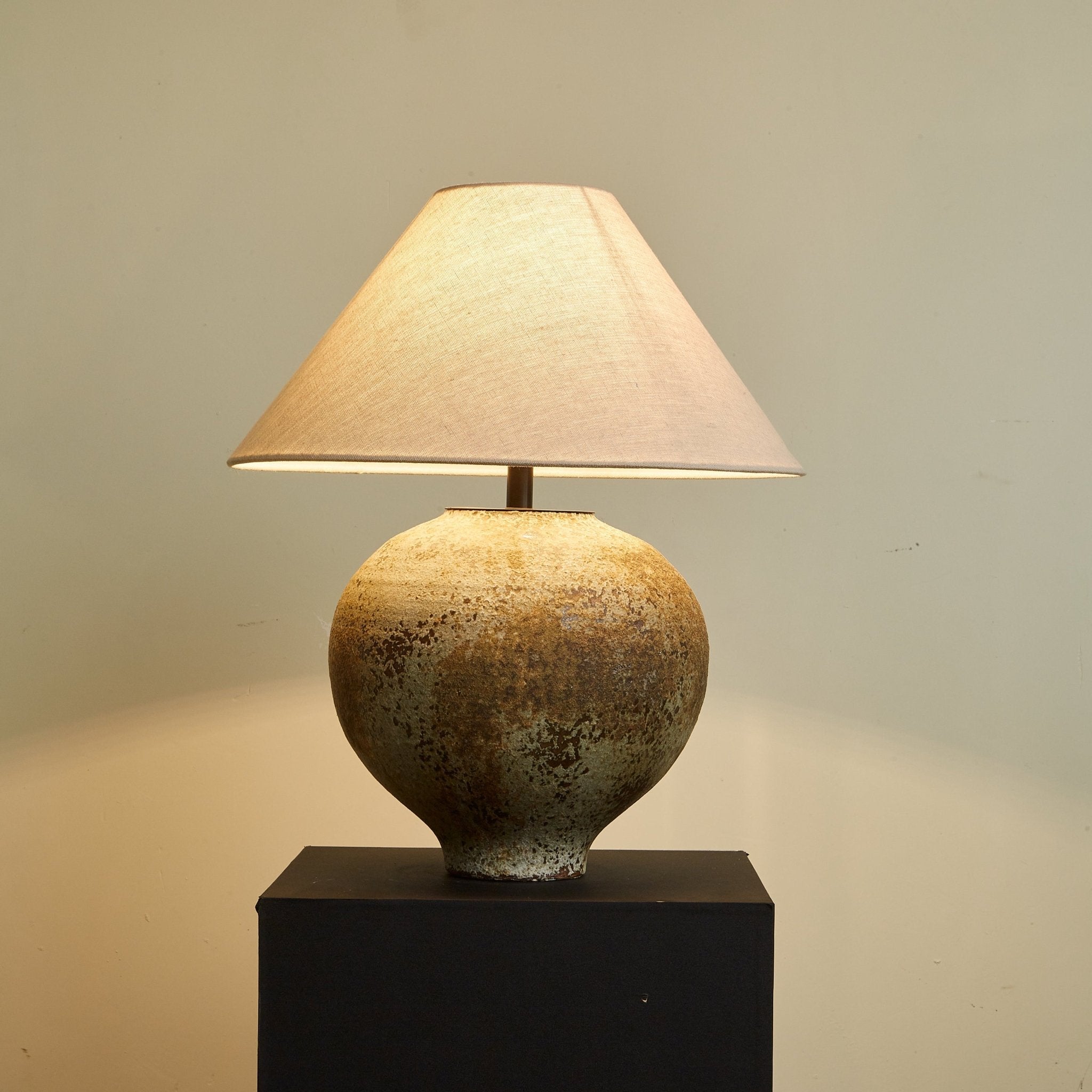 Ferrosia Table Lamp - Blowlighting