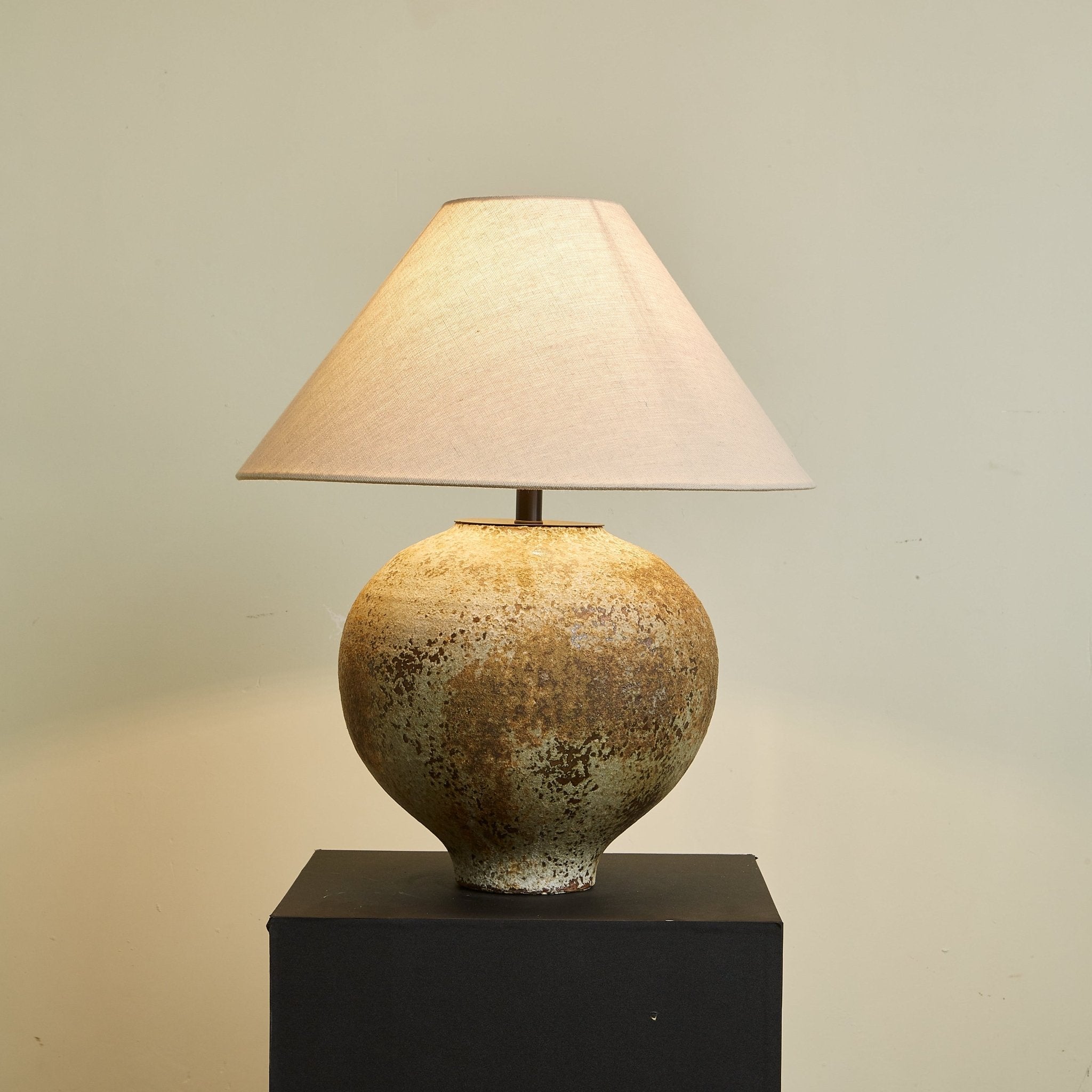 Ferrosia Table Lamp - Blowlighting