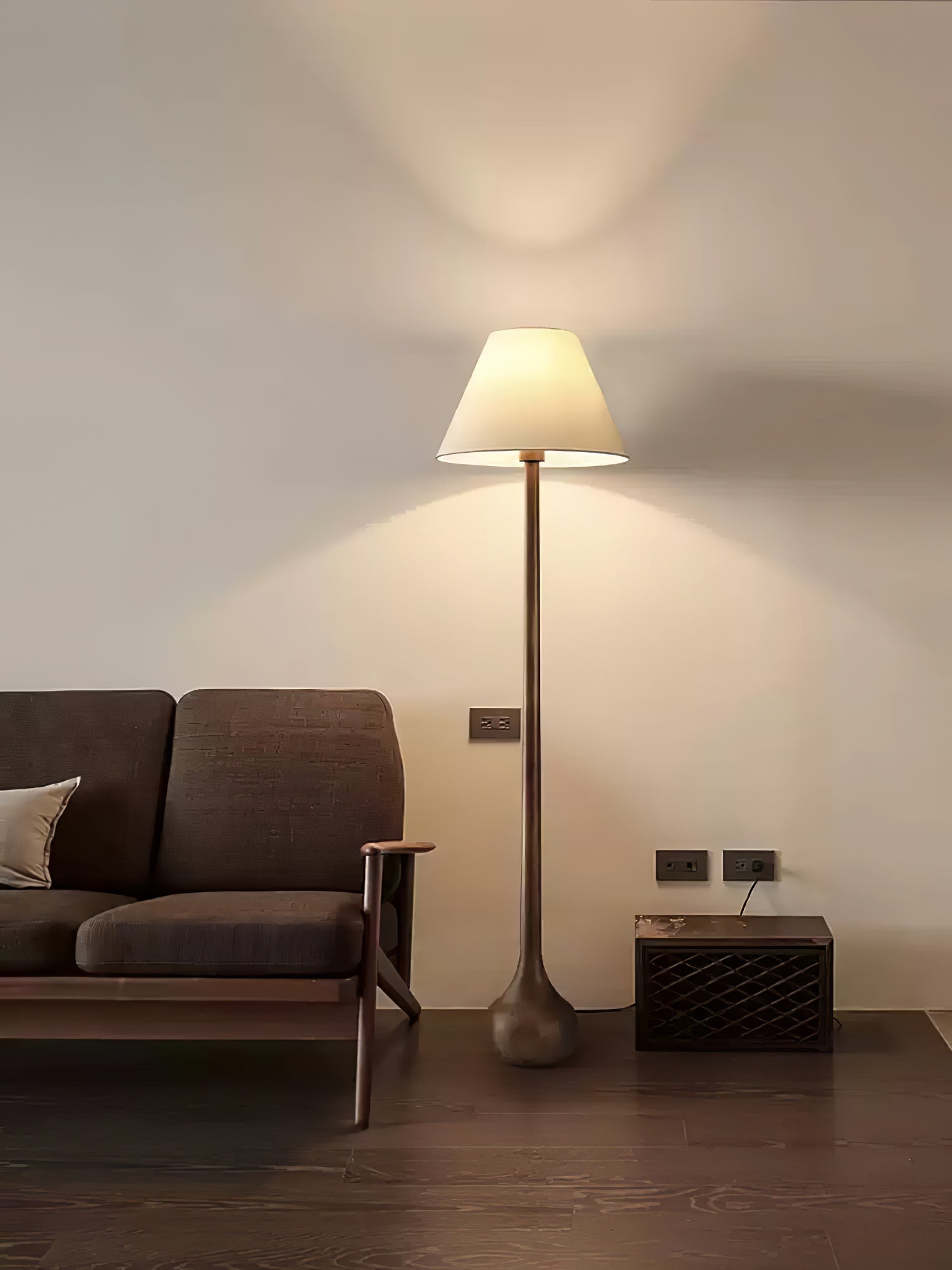Final Strike Floor Lamp - Blowlighting