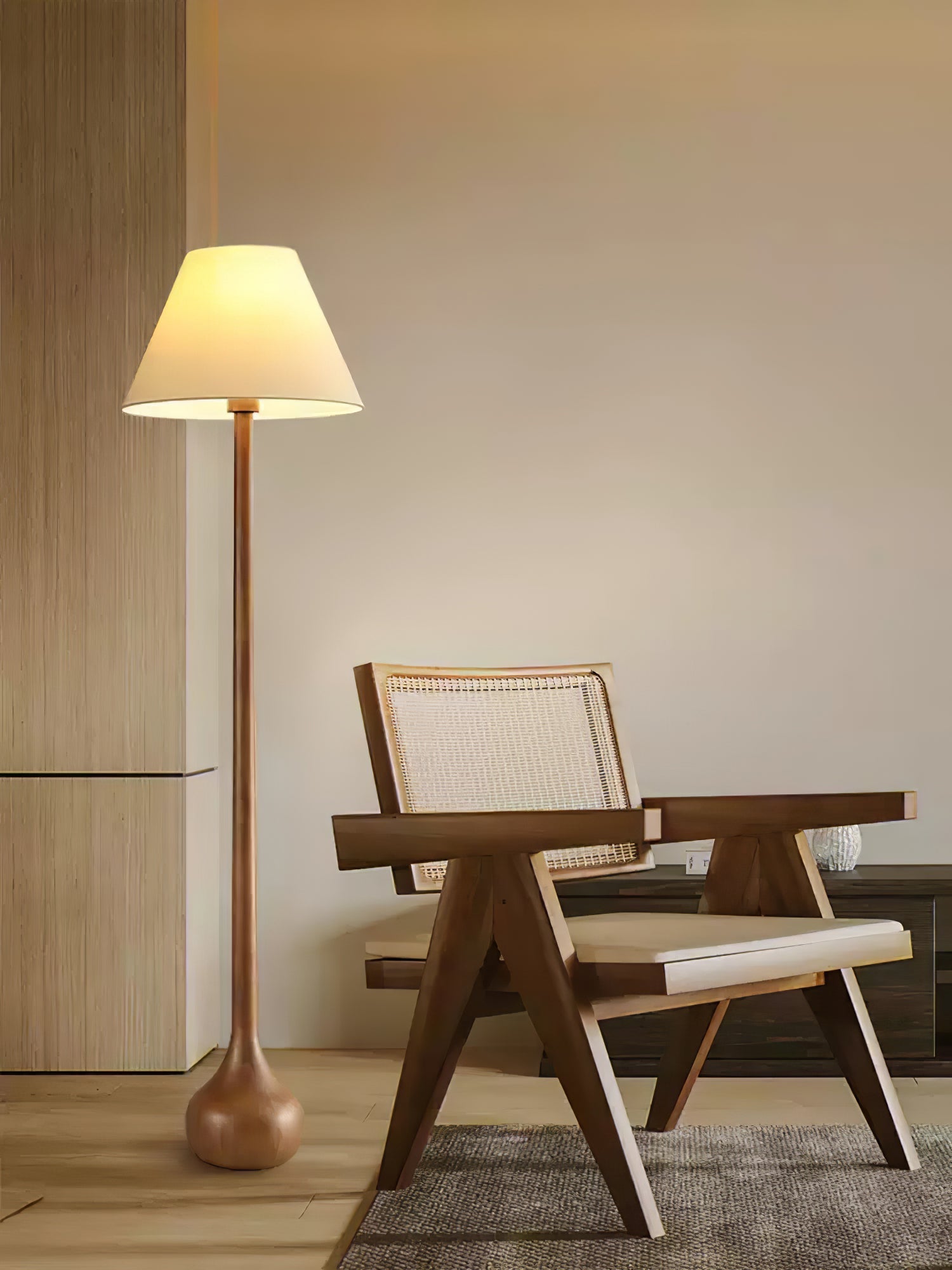 Final Strike Floor Lamp - Blowlighting