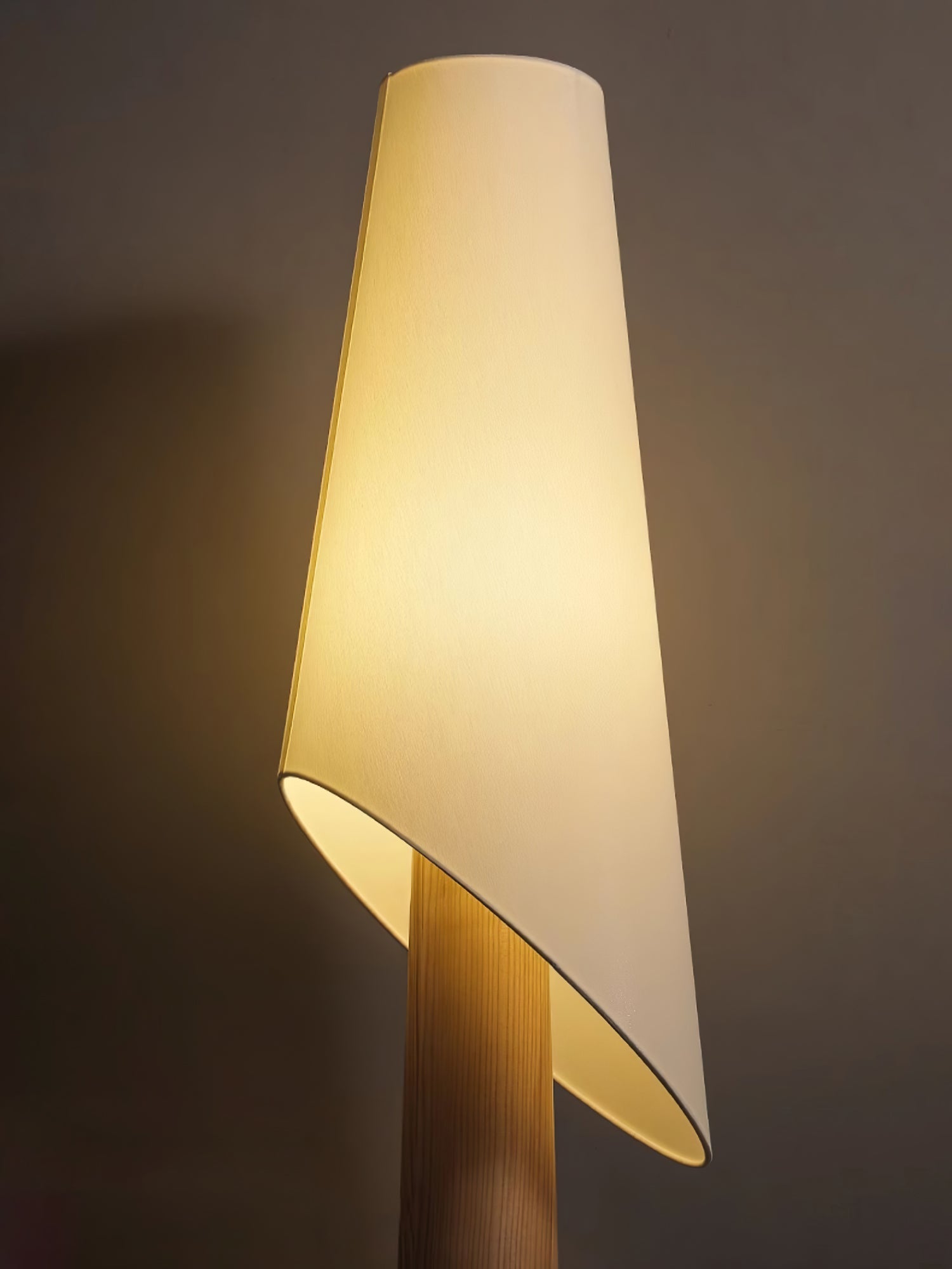 Flag Floor Lamp - Blowlighting