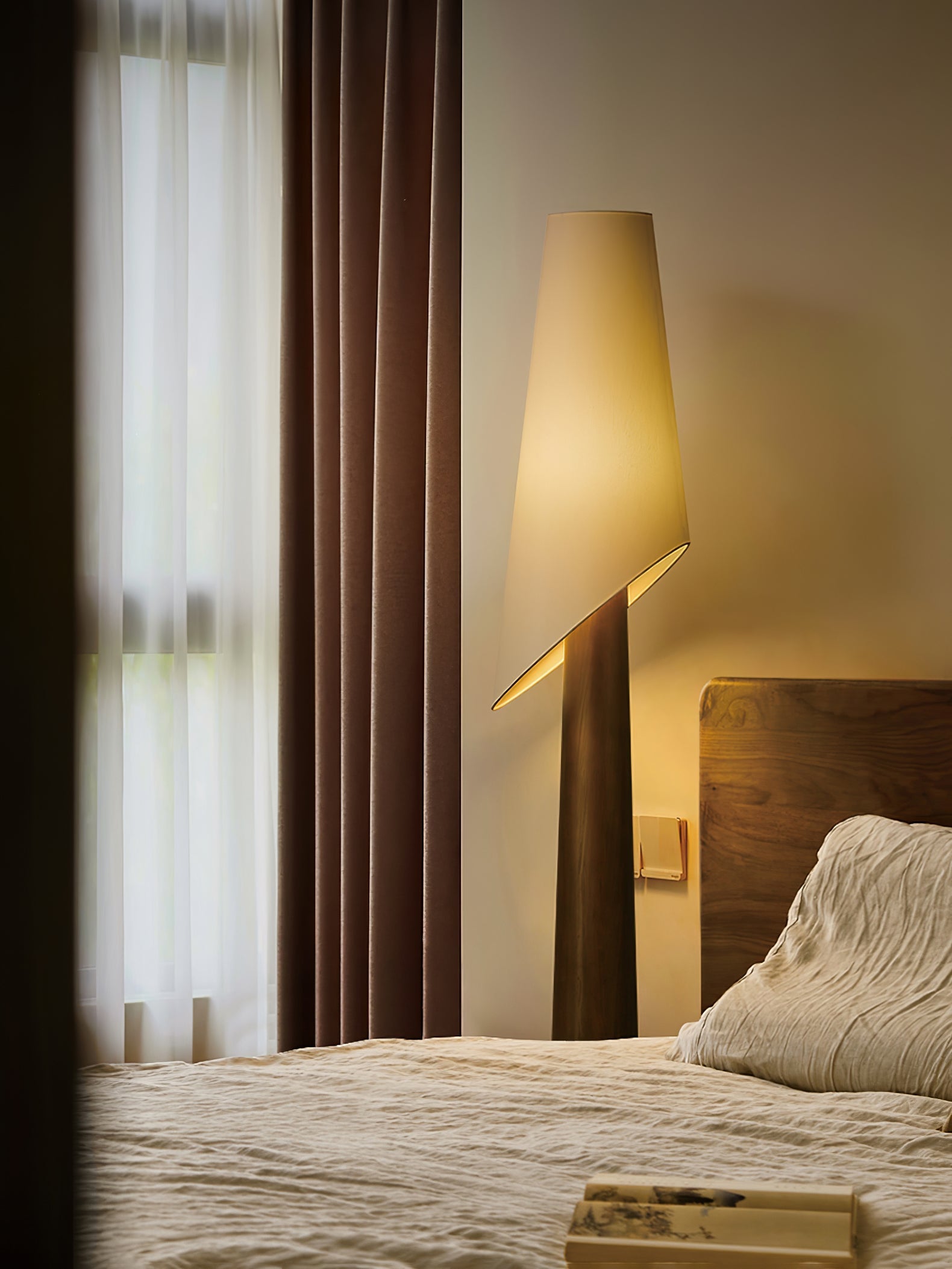 Flag Floor Lamp - Blowlighting