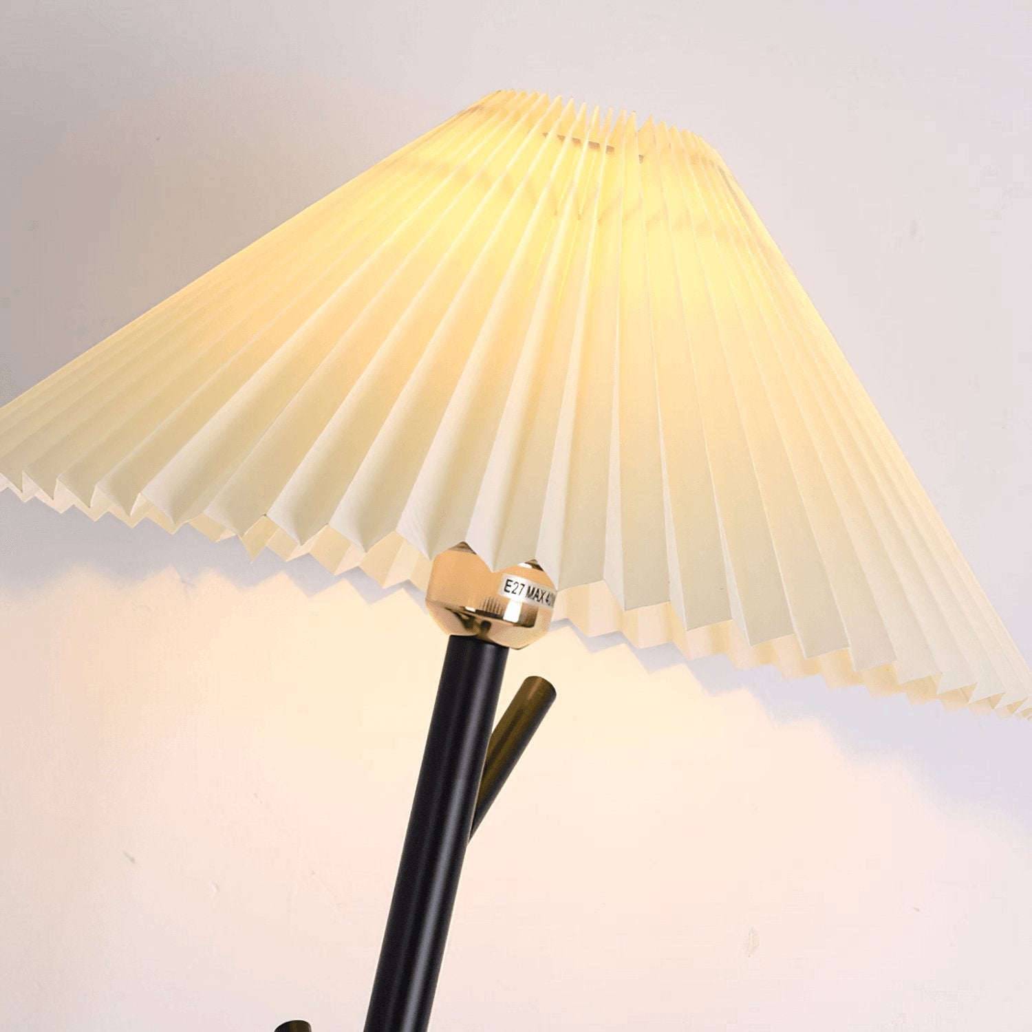 Flapper Floor Light - Blowlighting