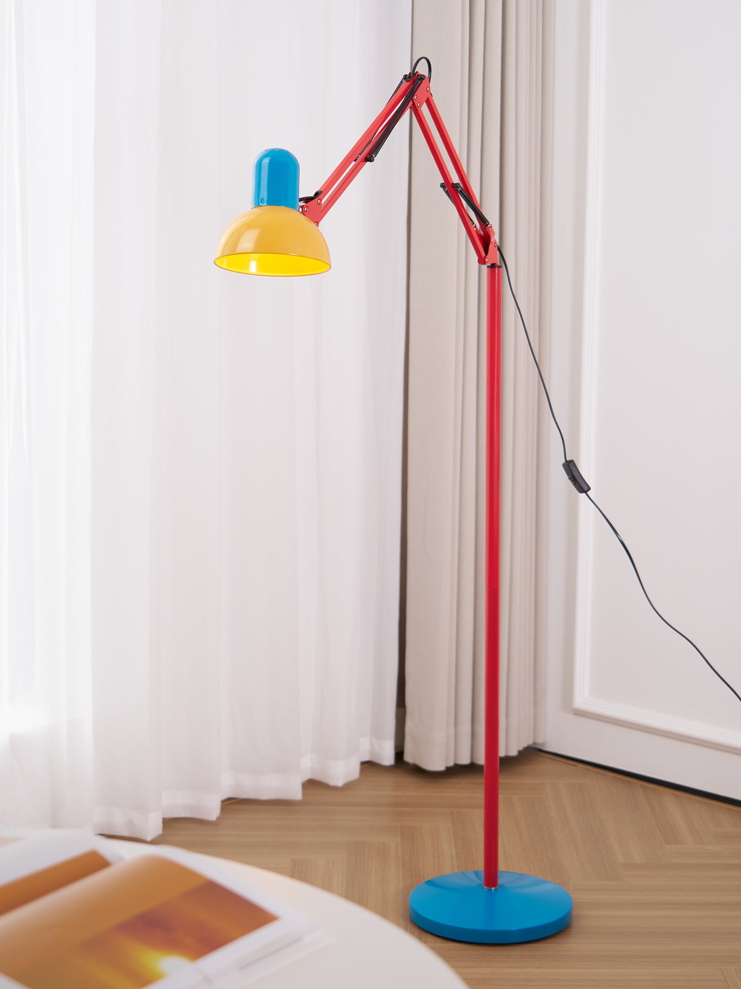 Flexi Memphis Floor Lamp - Blowlighting