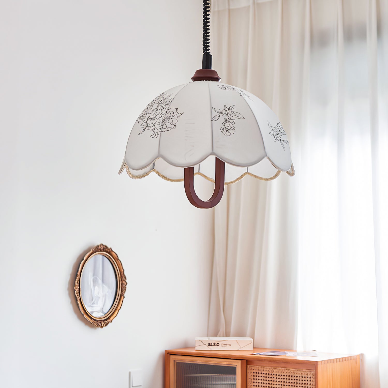 Floral Grace Pendant Lamp - Blowlighting