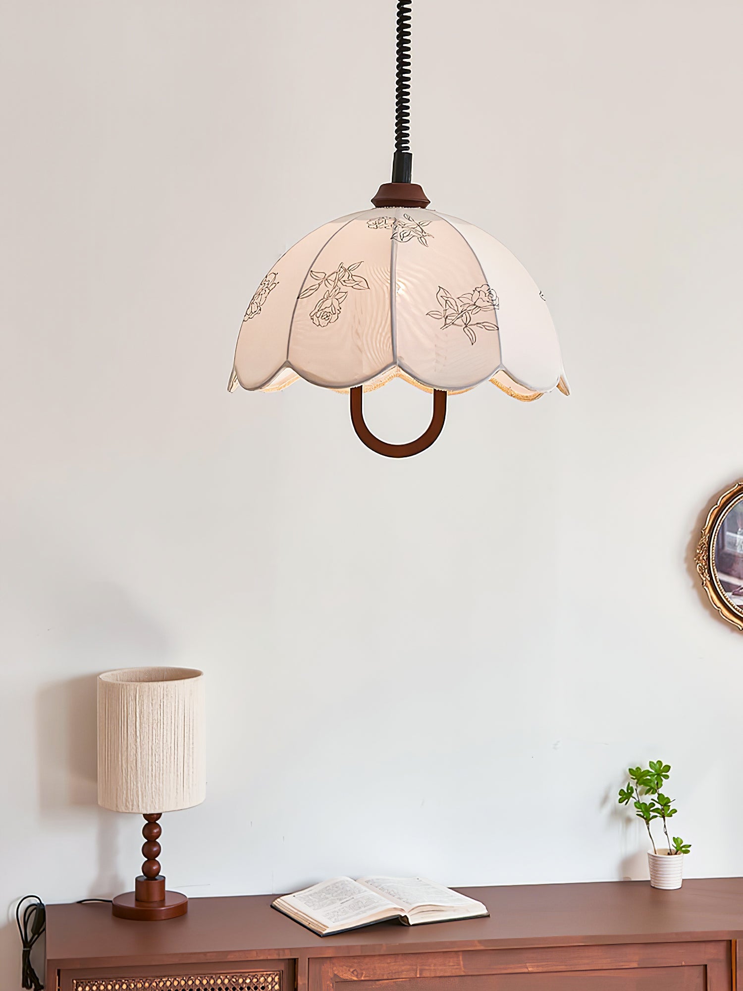 Floral Grace Pendant Lamp - Blowlighting