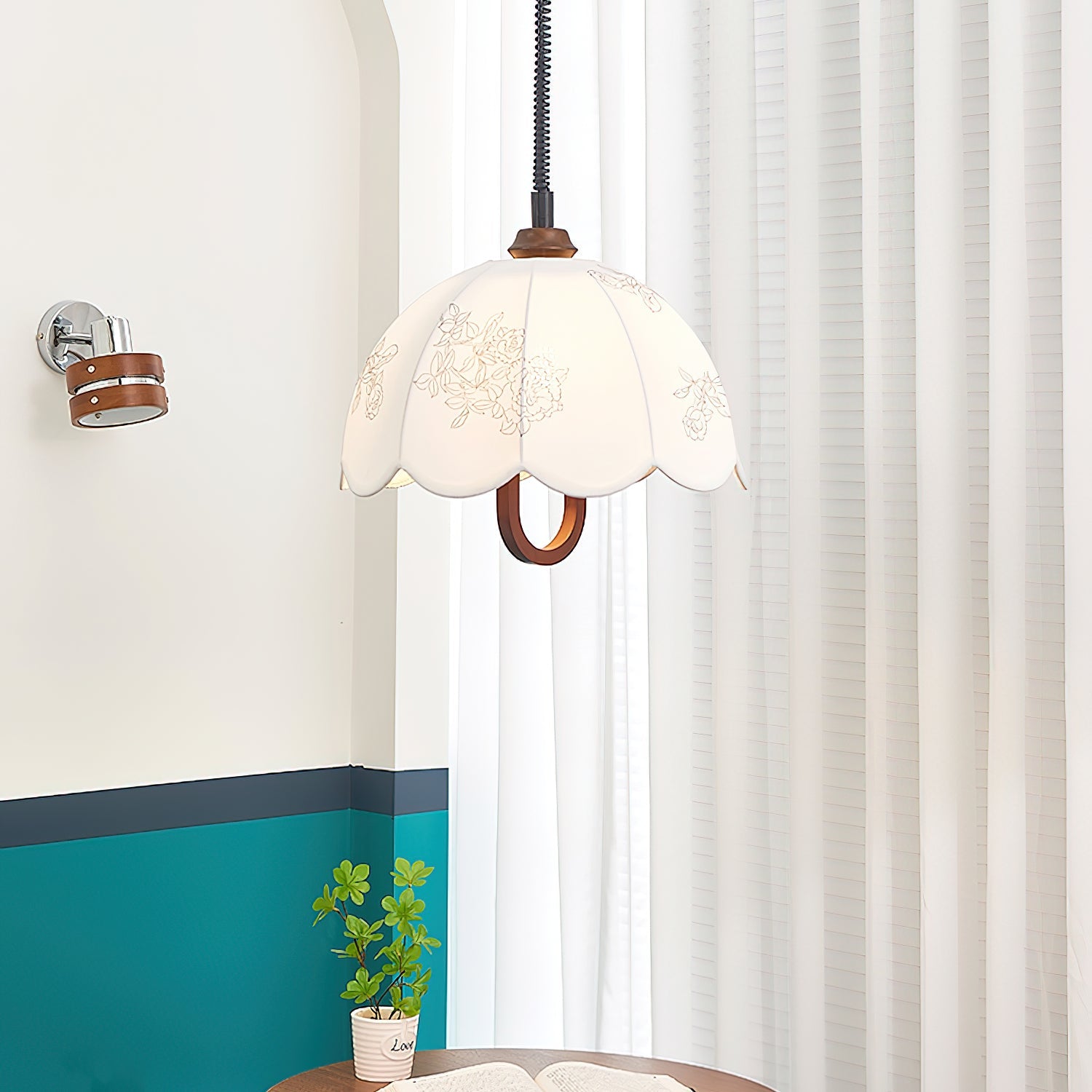 Floral Grace Pendant Lamp - Blowlighting