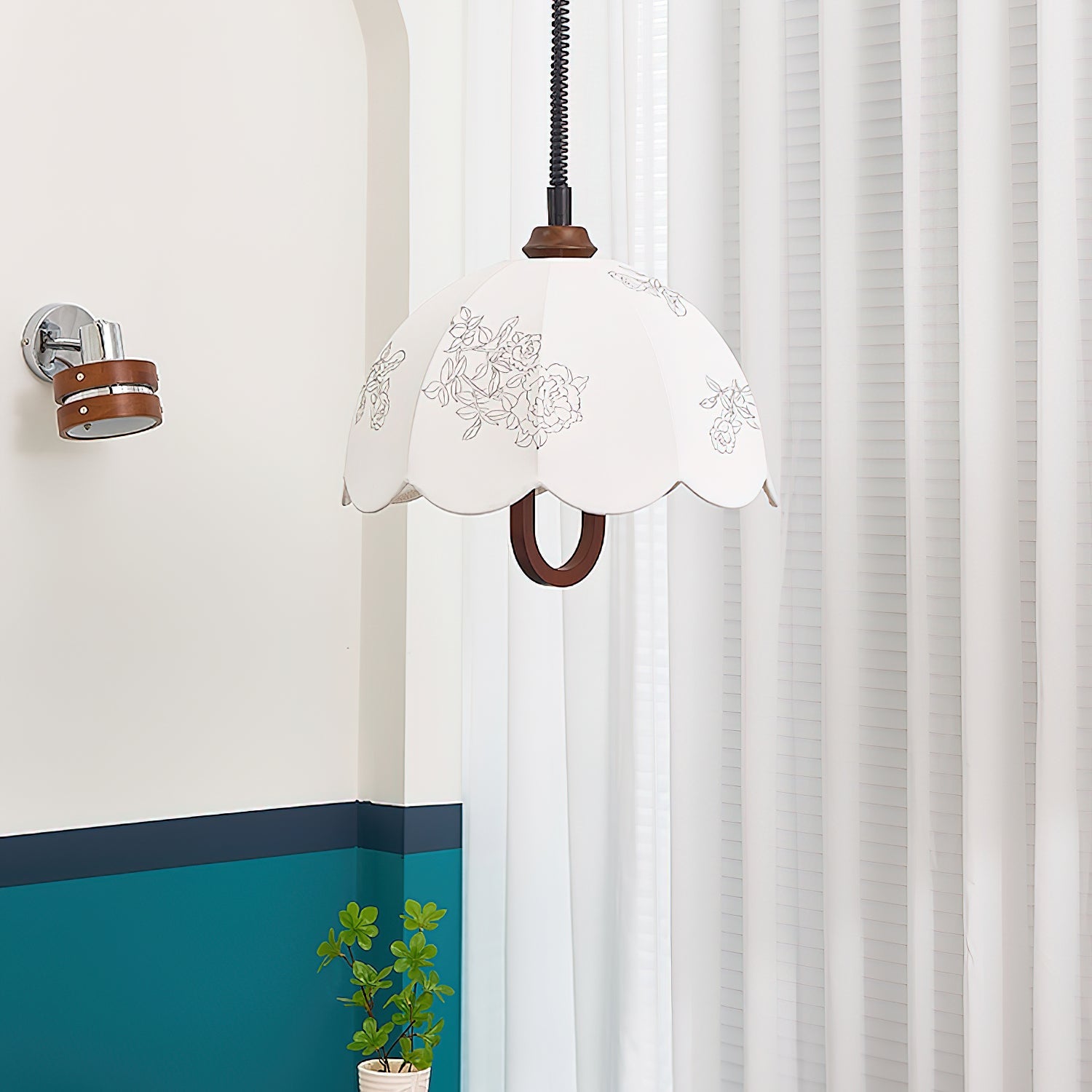 Floral Grace Pendant Lamp - Blowlighting