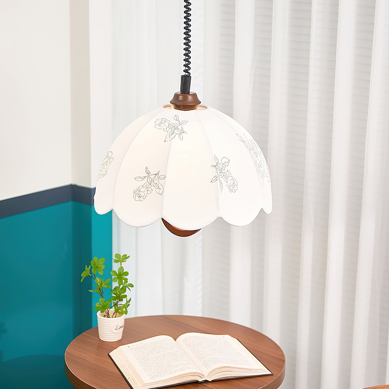 Floral Grace Pendant Lamp - Blowlighting