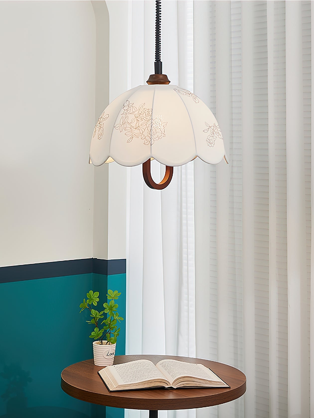 Floral Grace Pendant Lamp - Blowlighting