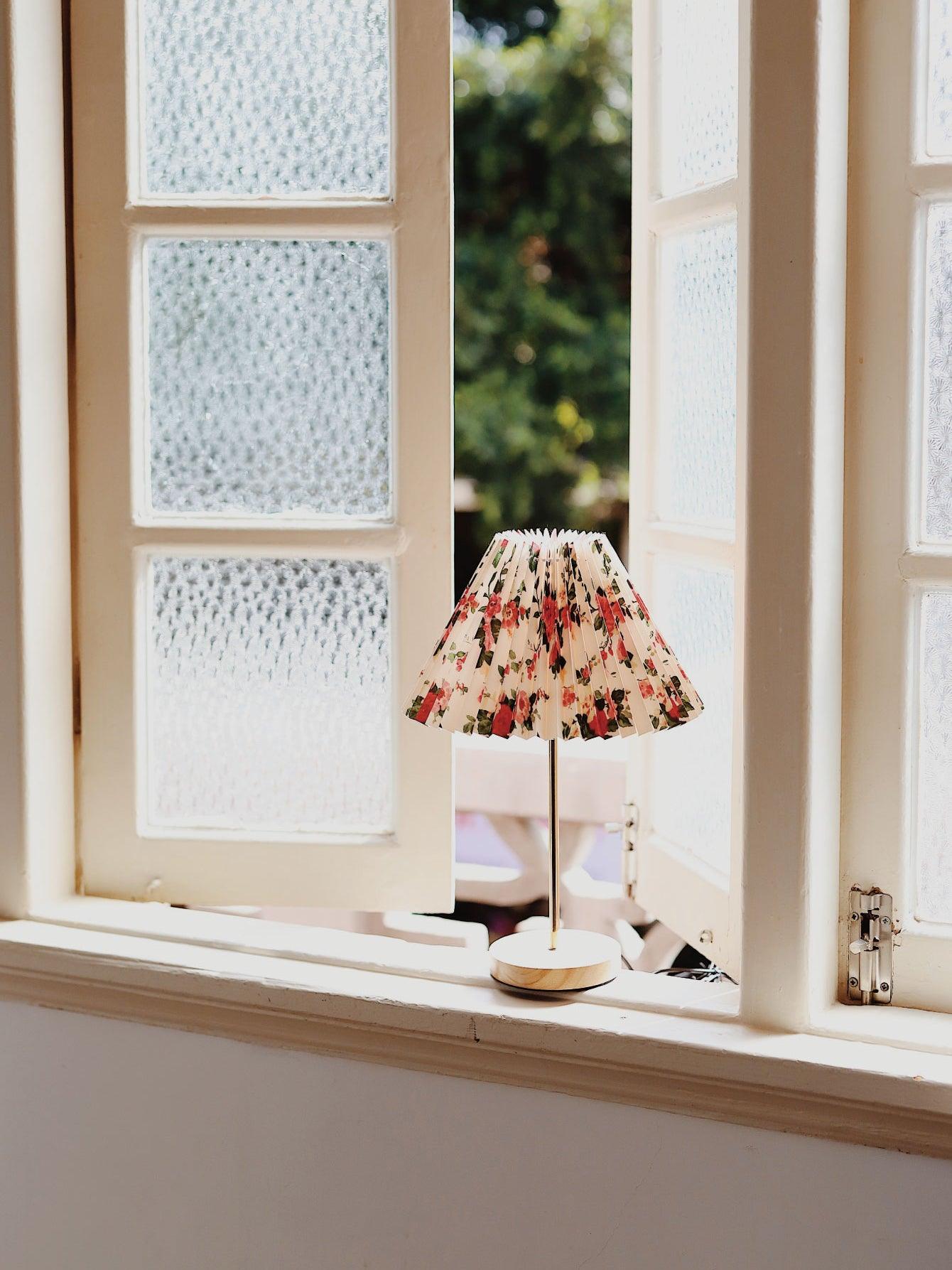Zevelyra Fabric Table Lamp - Blowlighting