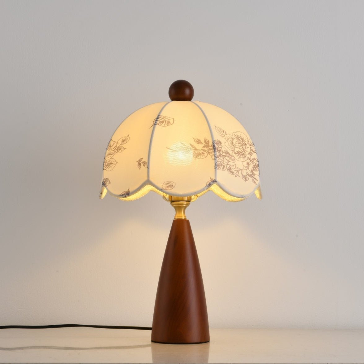 Ruby Vintage Metal Table Lamp - Blowlighting