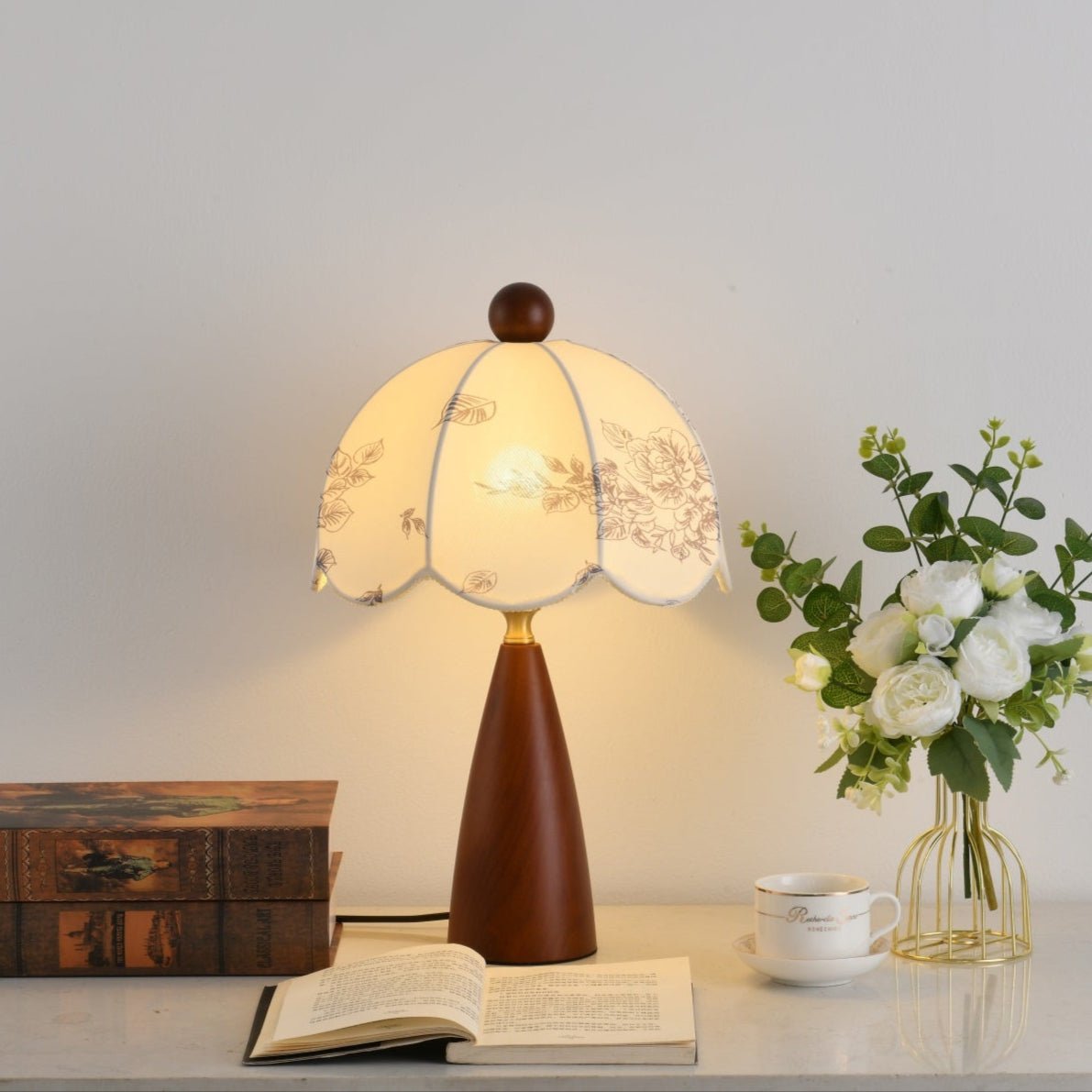 Ruby Vintage Metal Table Lamp - Blowlighting
