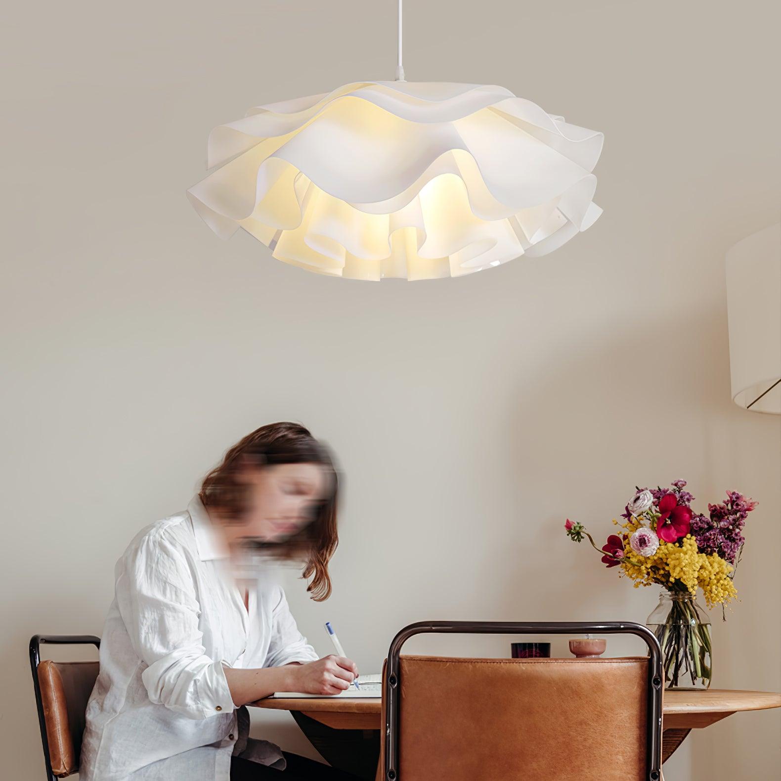 Flower Shaped White Pendant Lamp - Blowlighting