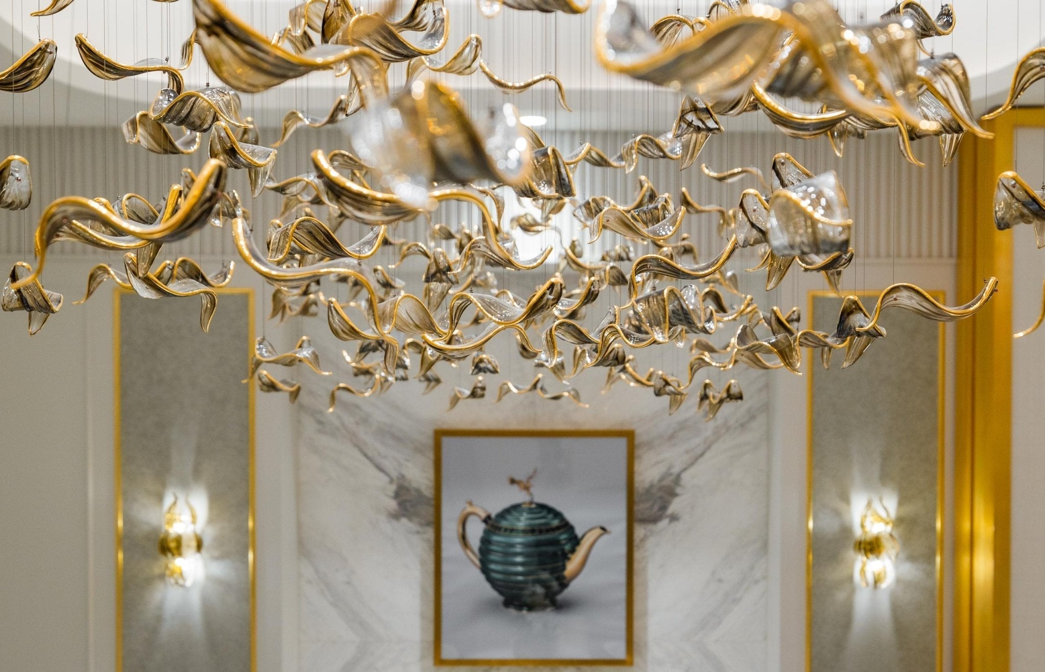 Lustra Chandelier Cascading Leaf Luxe - Blowlighting