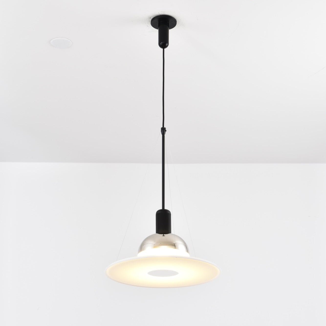 Flying Saucer Pendant Light - Blowlighting