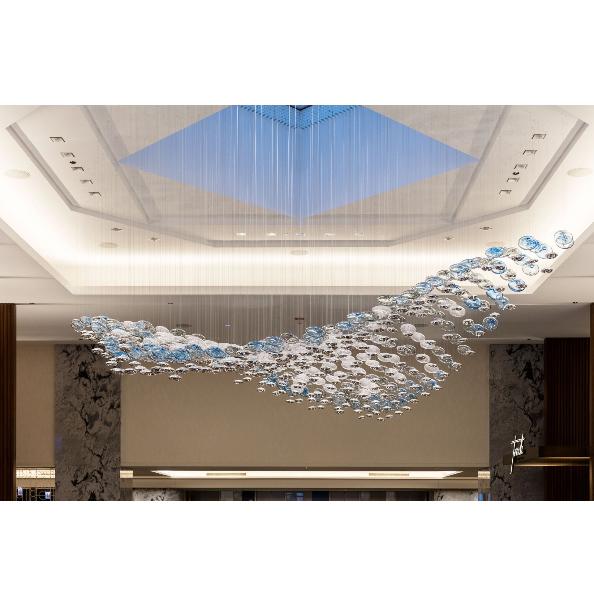 Ilvyniel Crystal Wave Chandelier - Blowlighting