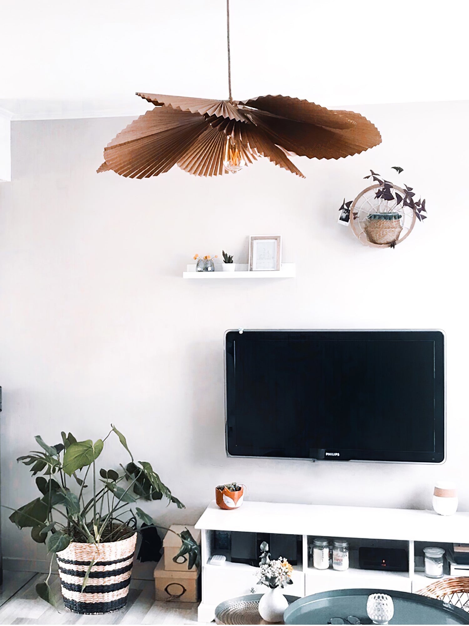 Folded Leaf Lotus Pendant Lamp - Blowlighting