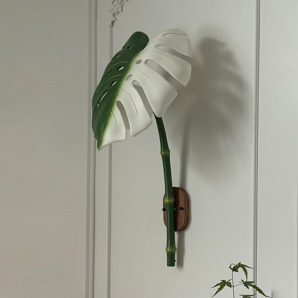 Folium Natural Resin Wall Light