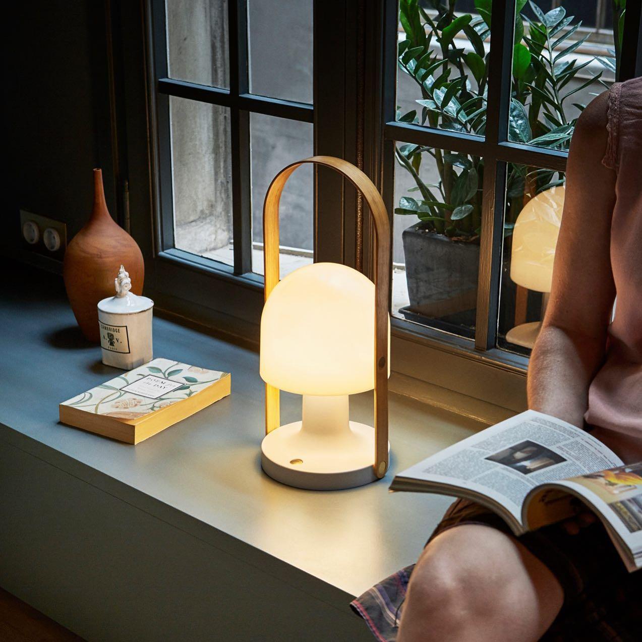 Follow Me Table Lamp - Blowlighting
