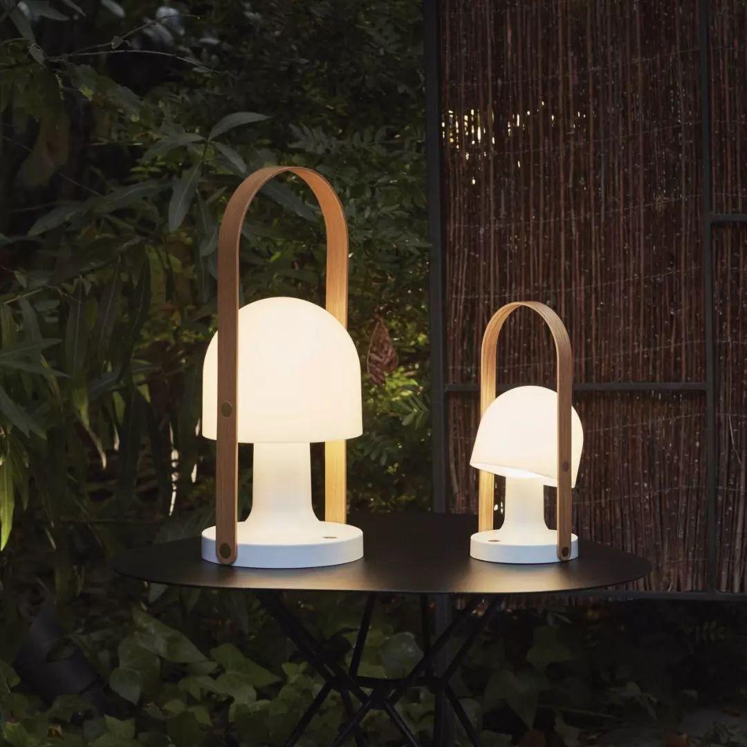 Follow Me Table Lamp - Blowlighting